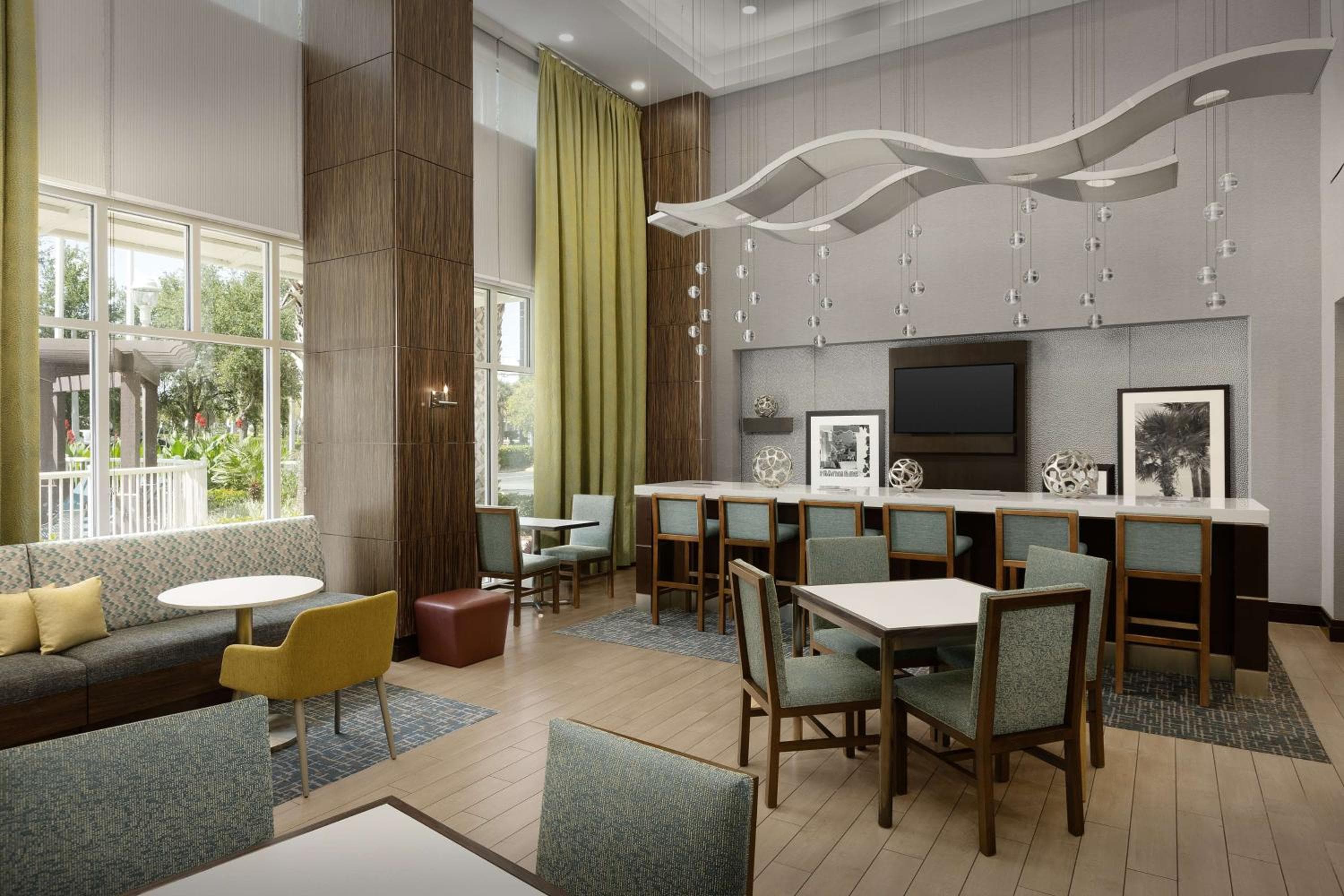 Hampton Inn & Suites Orlando-North Altamonte Springs — 8