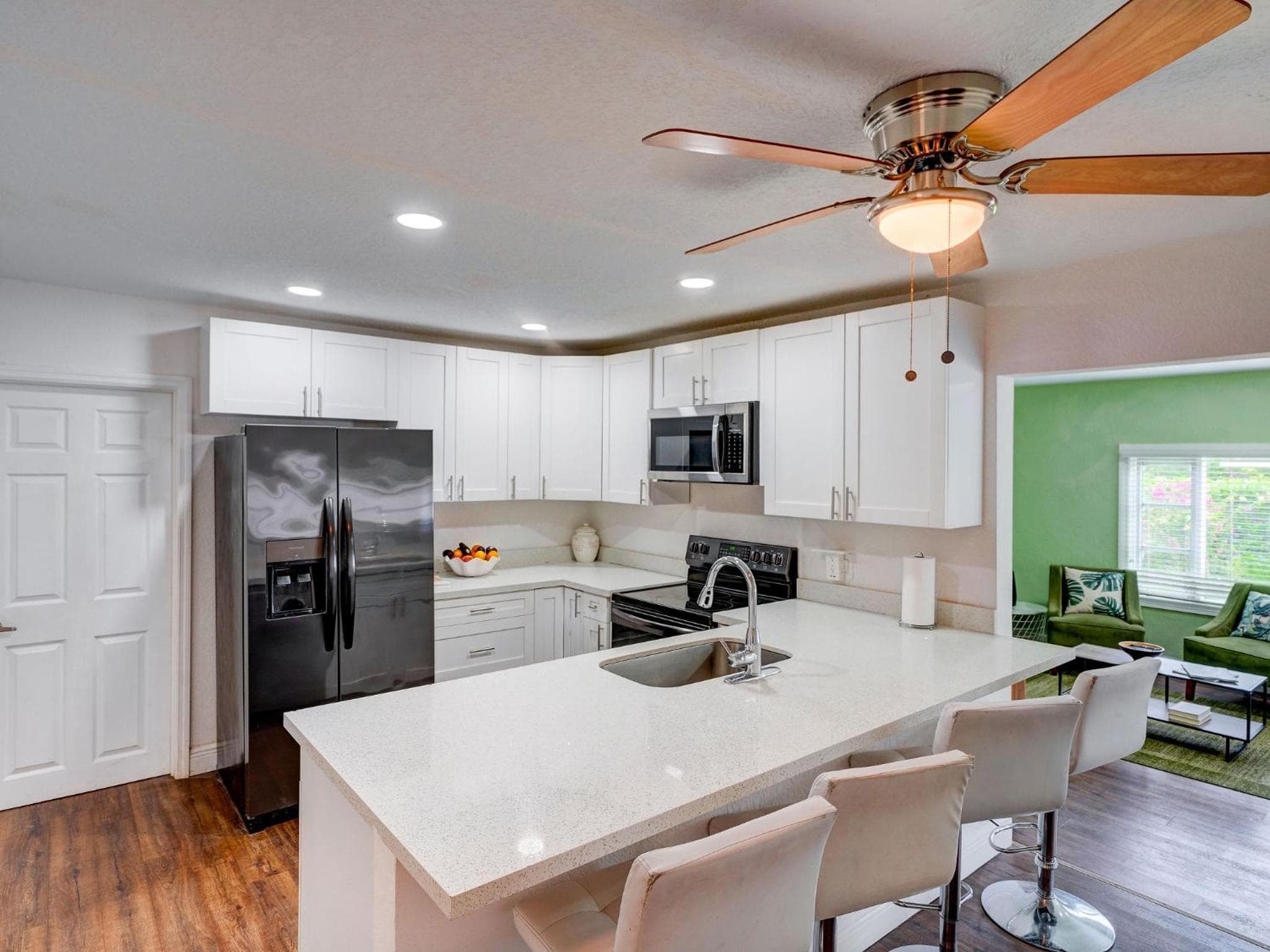 Luxury Miami Casa Bonita with Tropical Pool Oasis — 3