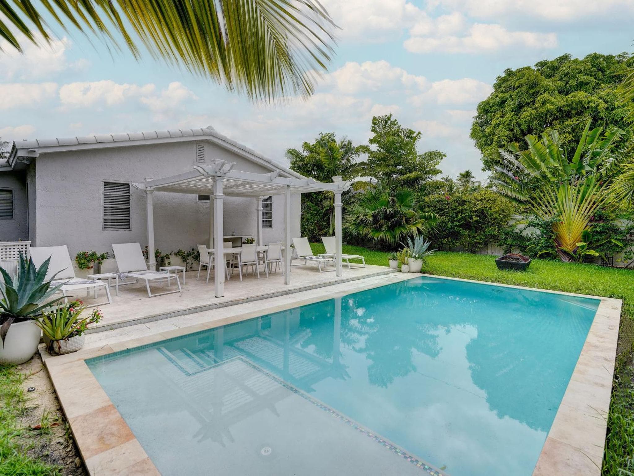 Luxury Miami Casa Bonita with Tropical Pool Oasis — 5