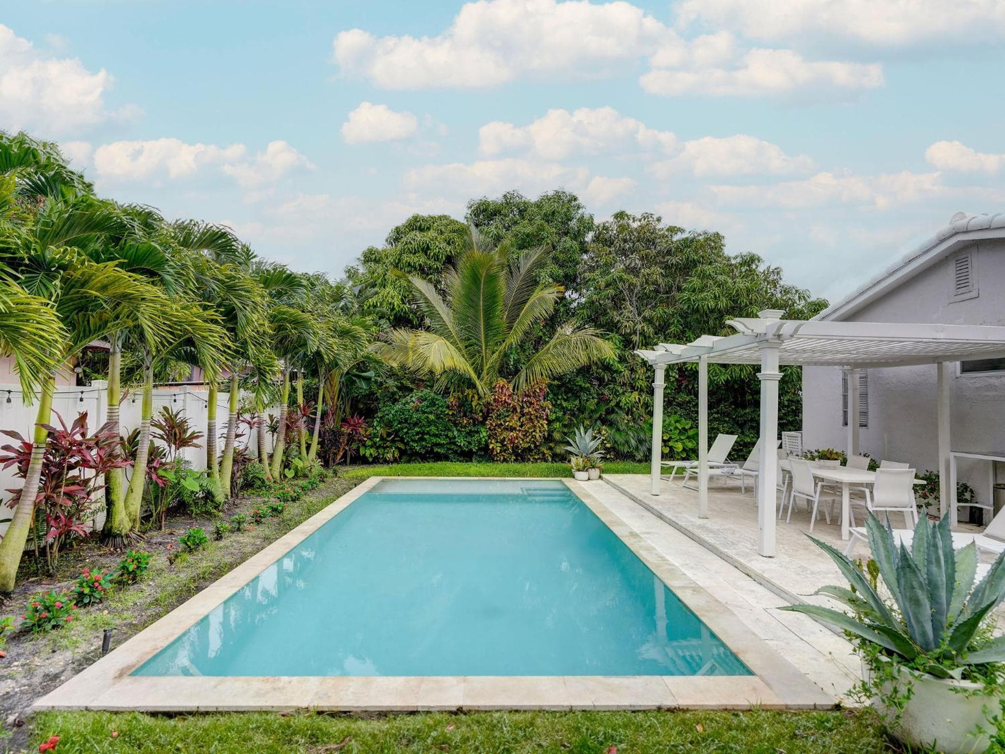 Luxury Miami Casa Bonita with Tropical Pool Oasis — 3