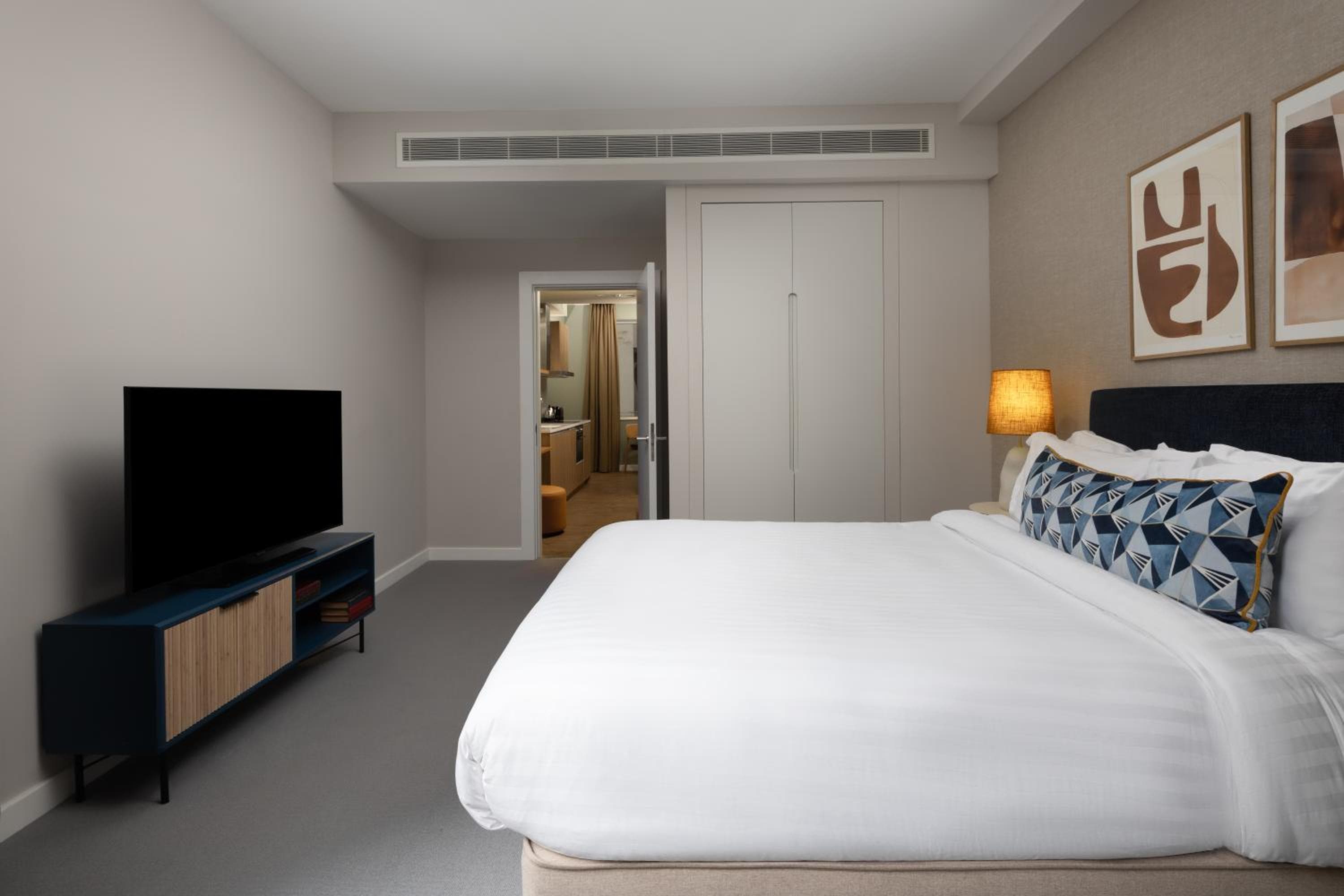 Hotel Lincoln — 26