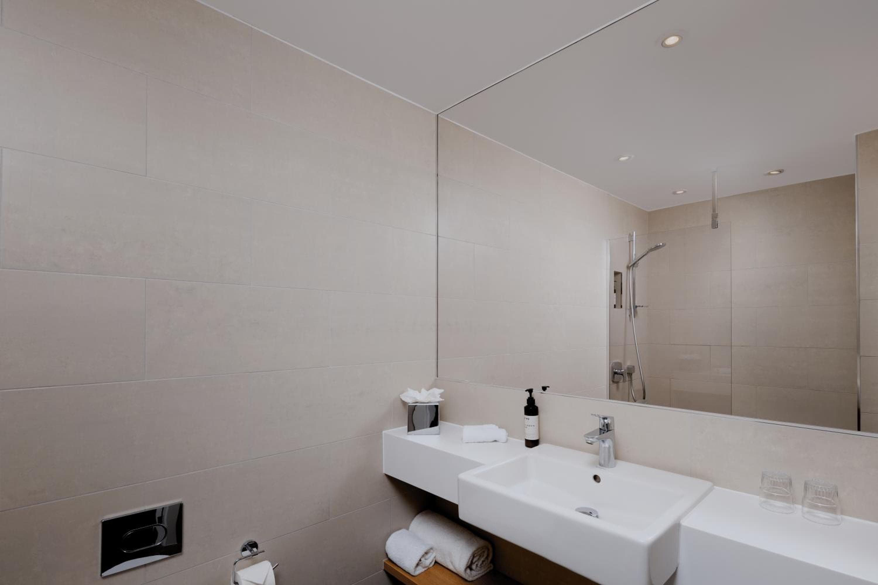 Hotel Lincoln — 20