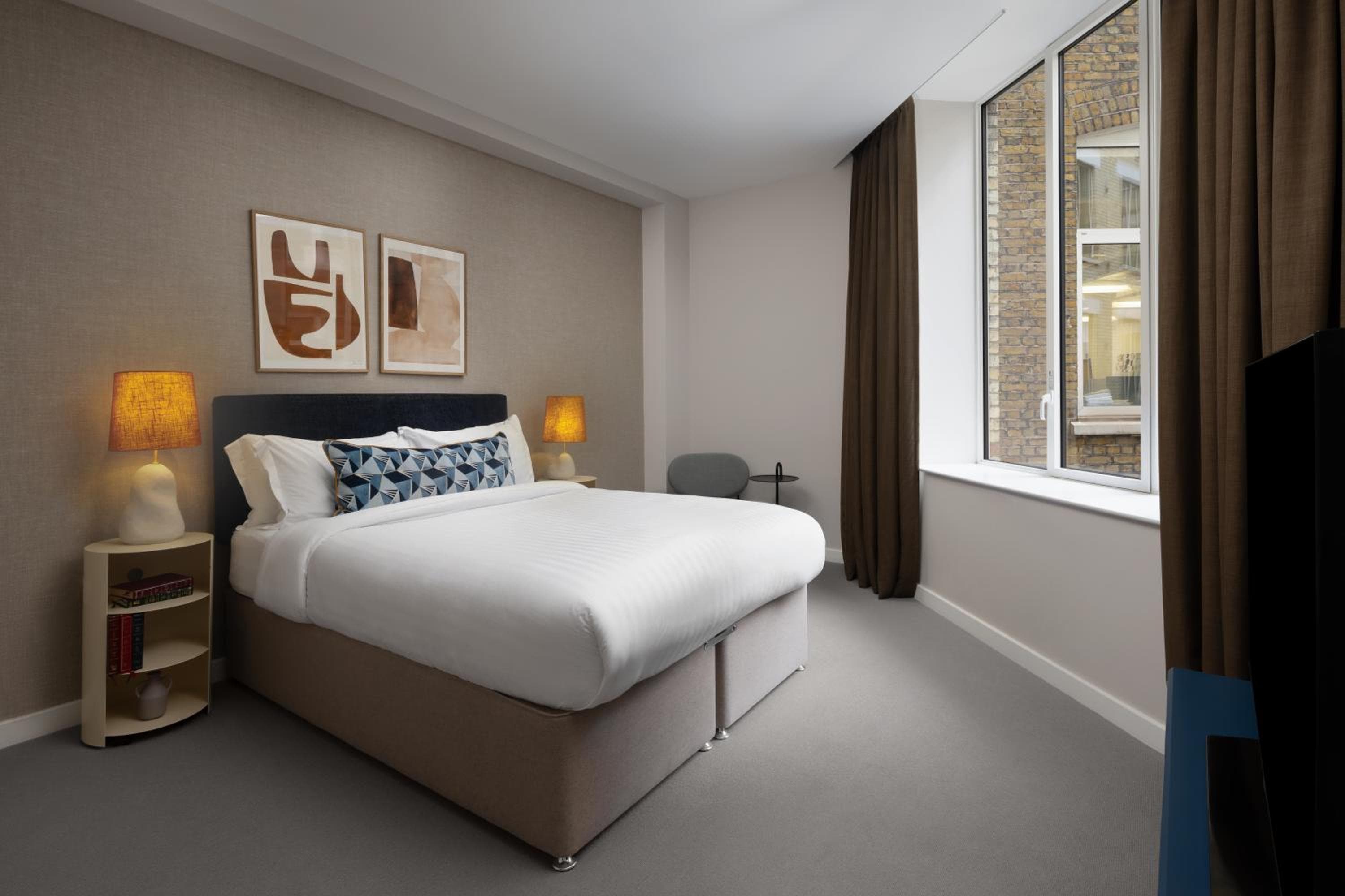 Hotel Lincoln — 22