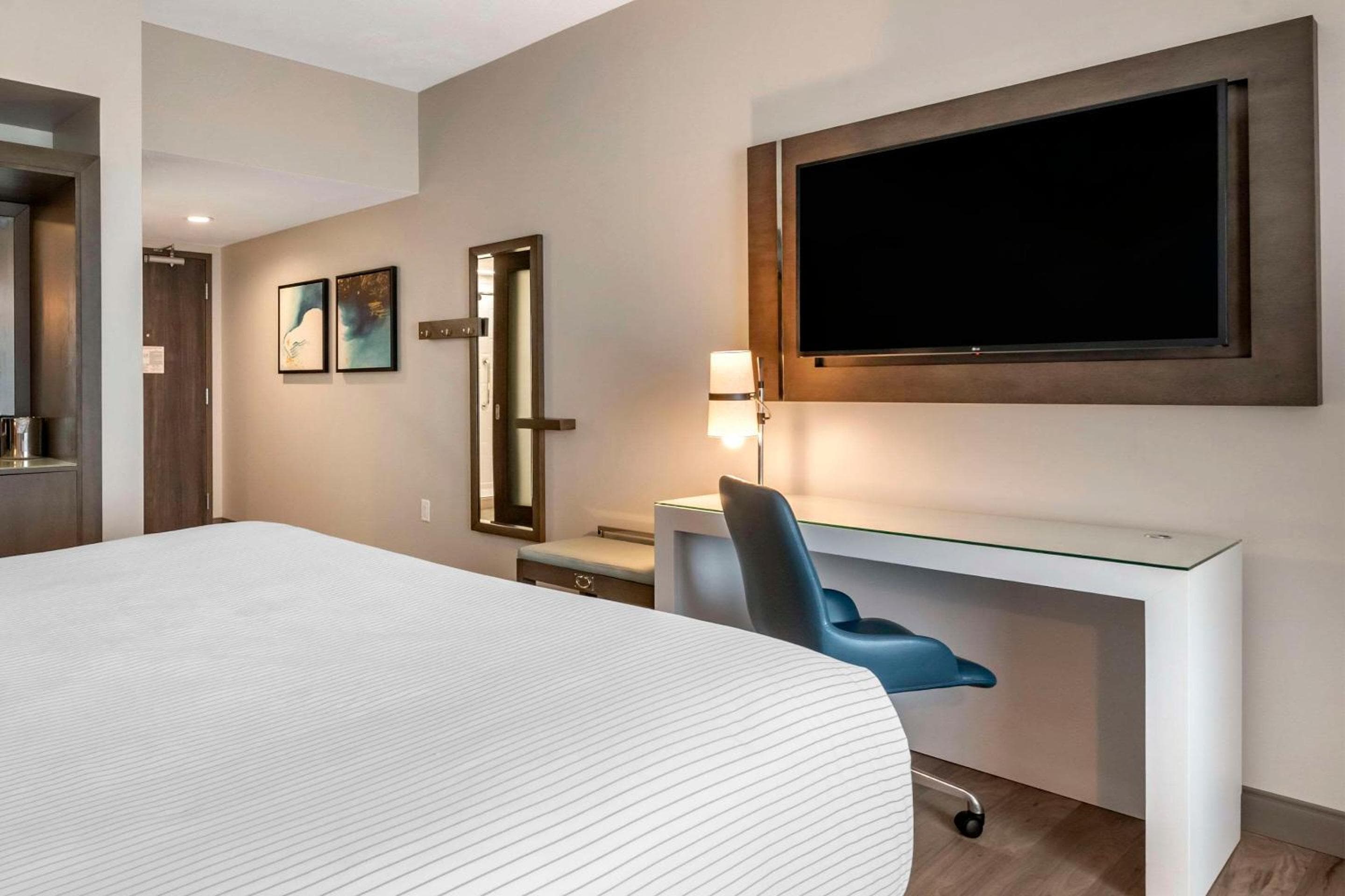 Cambria Hotel Orlando Airport — 14