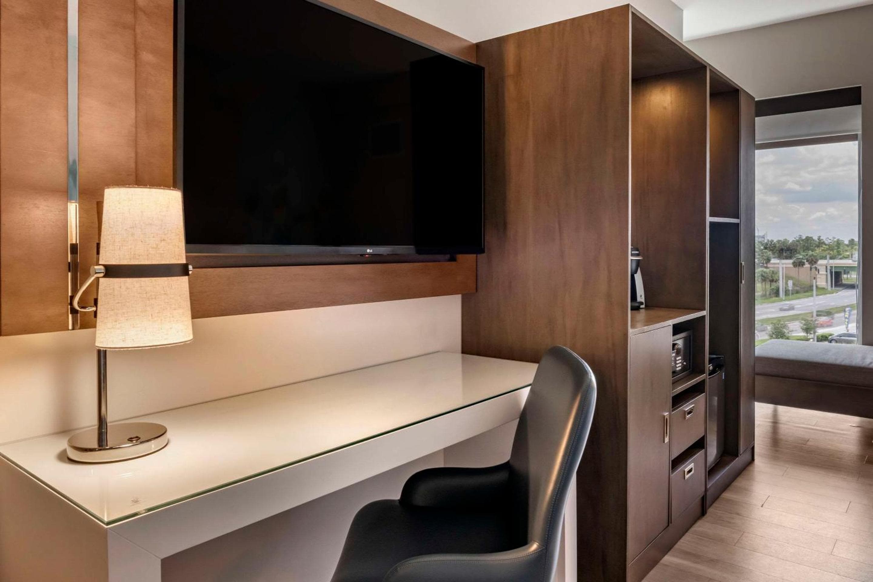 Cambria Hotel Orlando Airport — 7