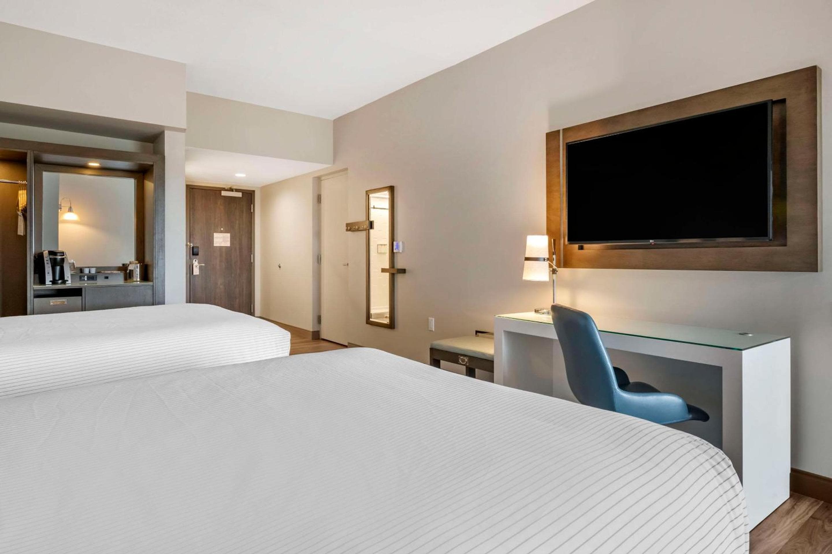 Cambria Hotel Orlando Airport — 16