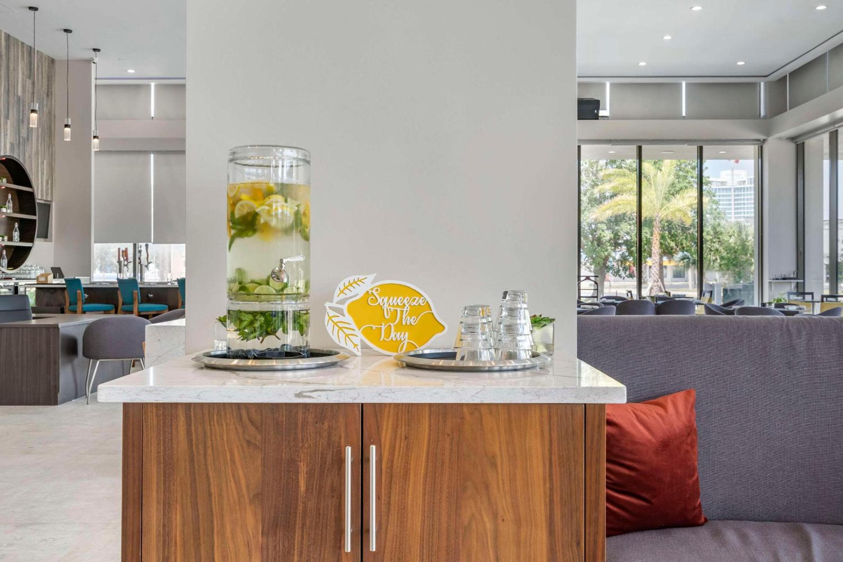 Cambria Hotel Orlando near Universal Theme Parks — 6