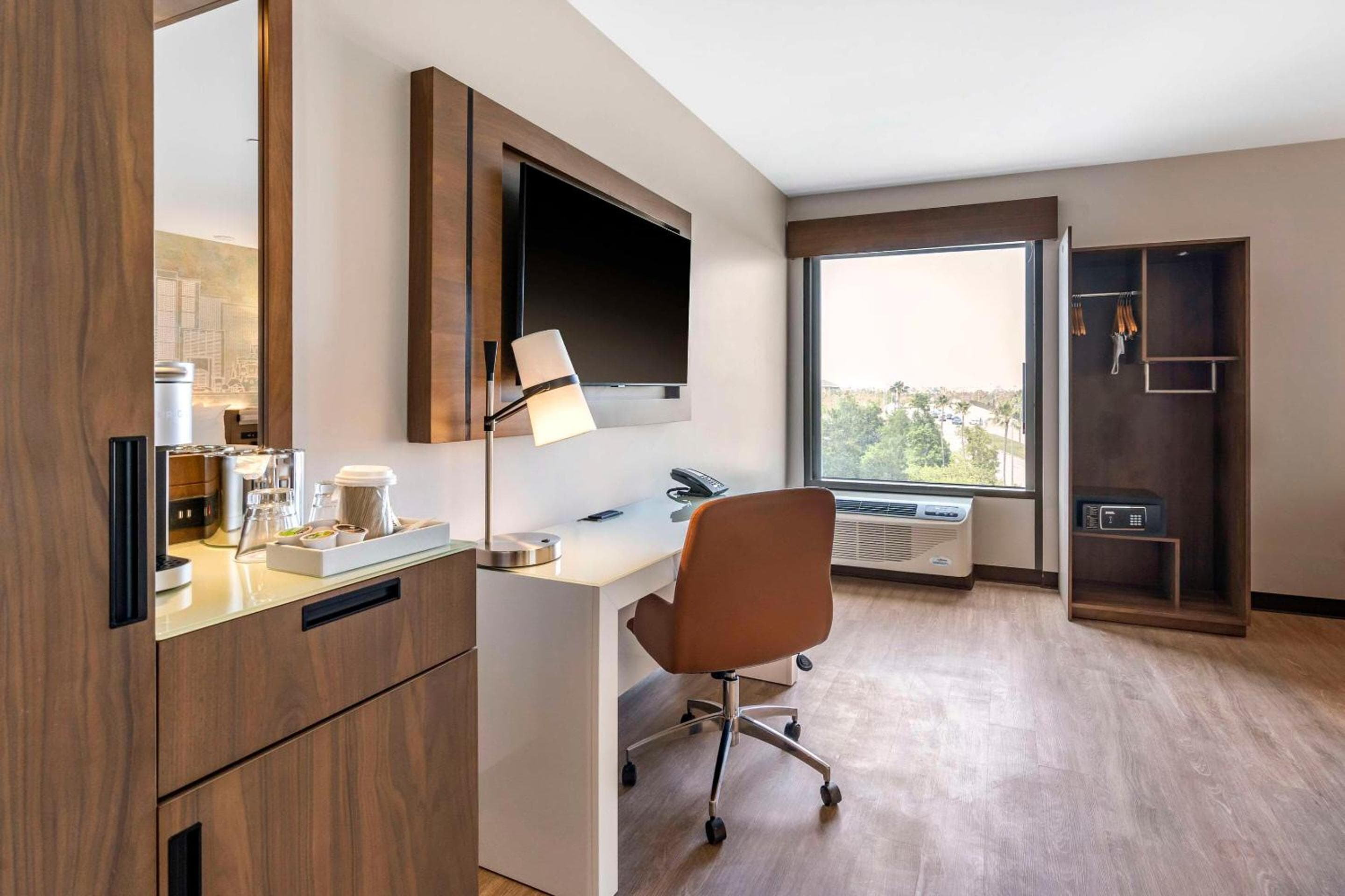 Cambria Hotel Orlando Universal Blvd — 20