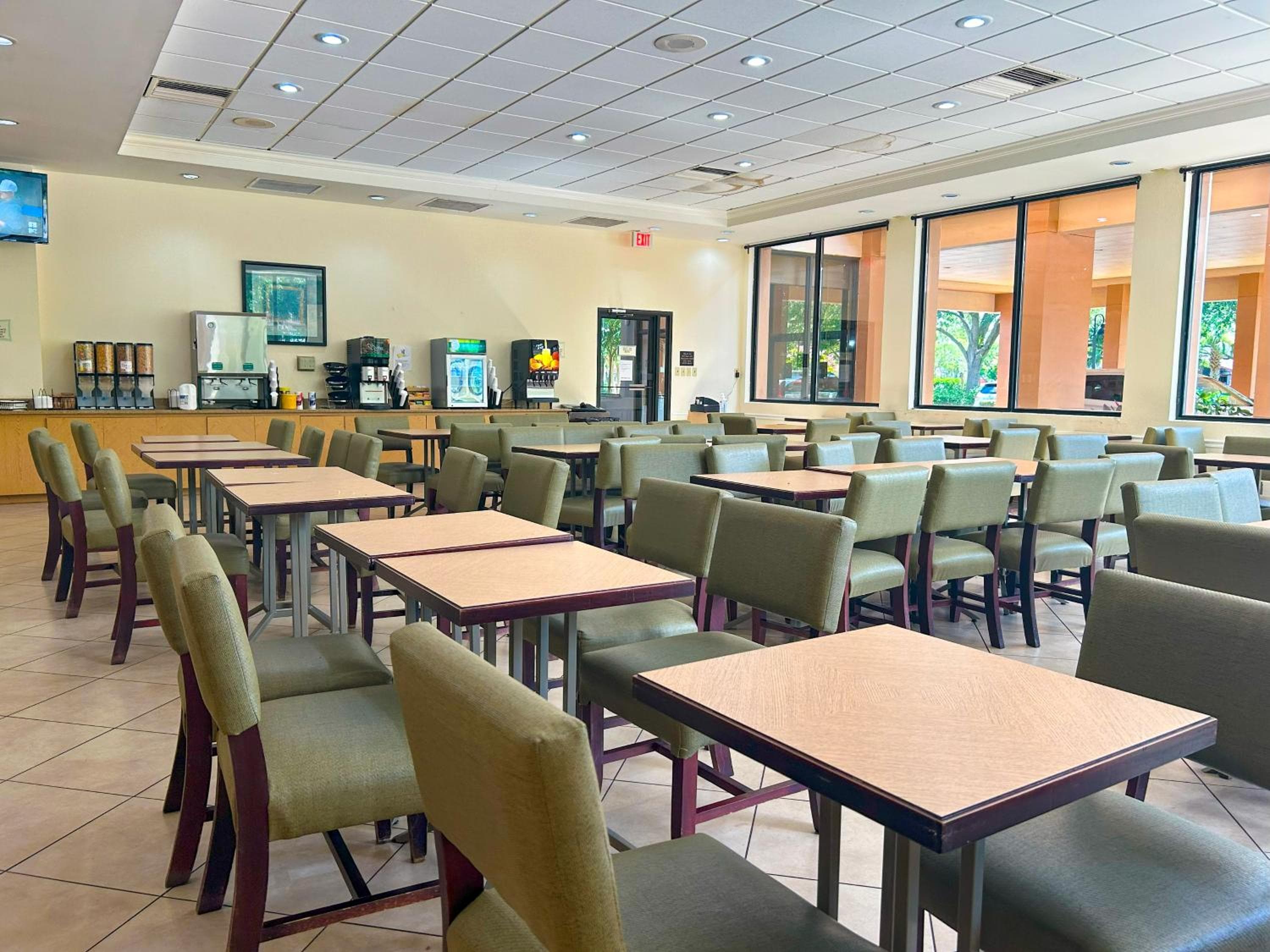 Hotel Monreale Inn & Studios I-Drive Icon Park Orlando — 6