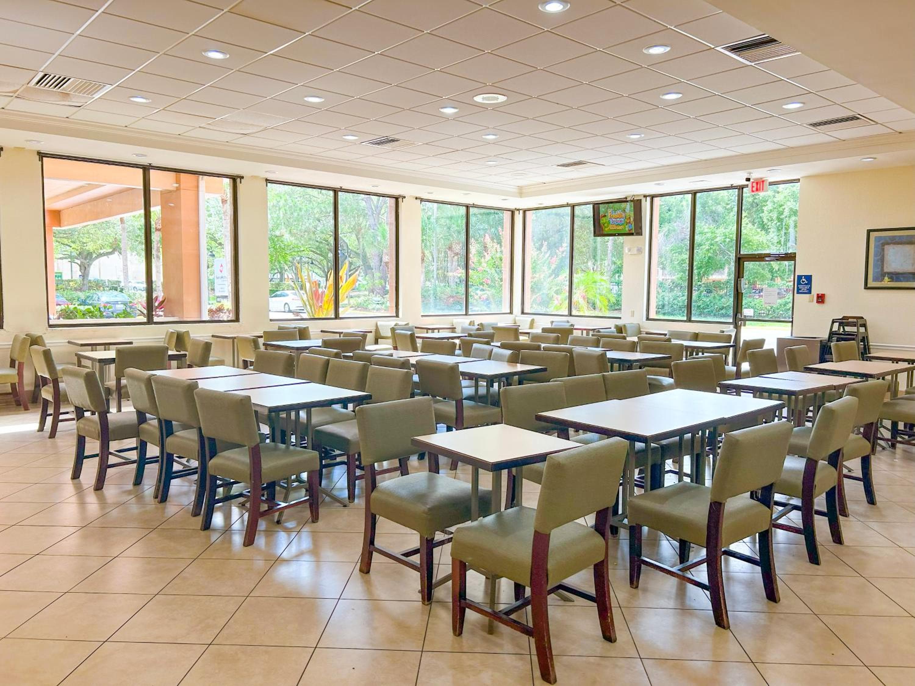 Hotel Monreale Inn & Studios I-Drive Icon Park Orlando — 18