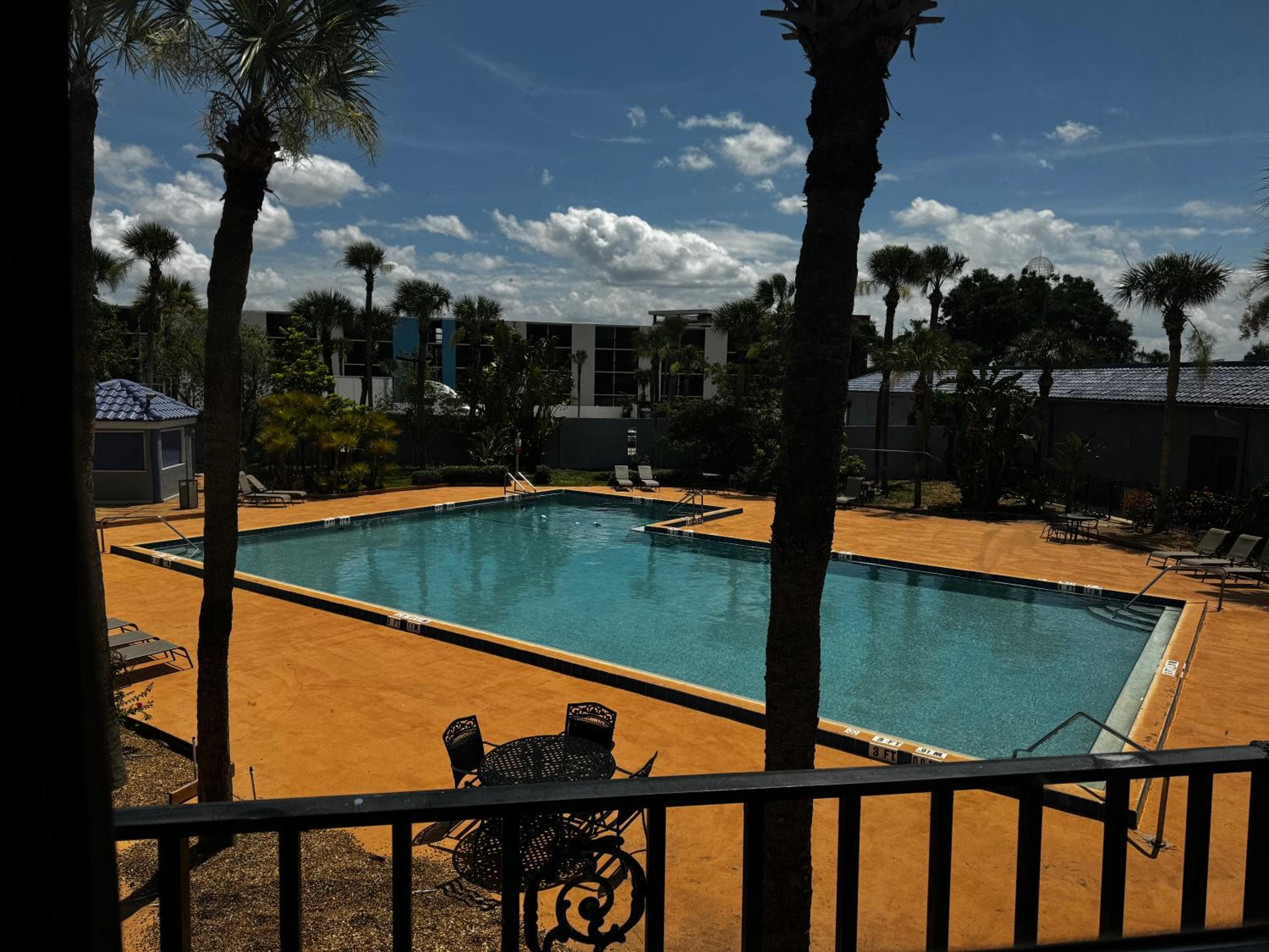Monumental Movieland Hotel — 7
