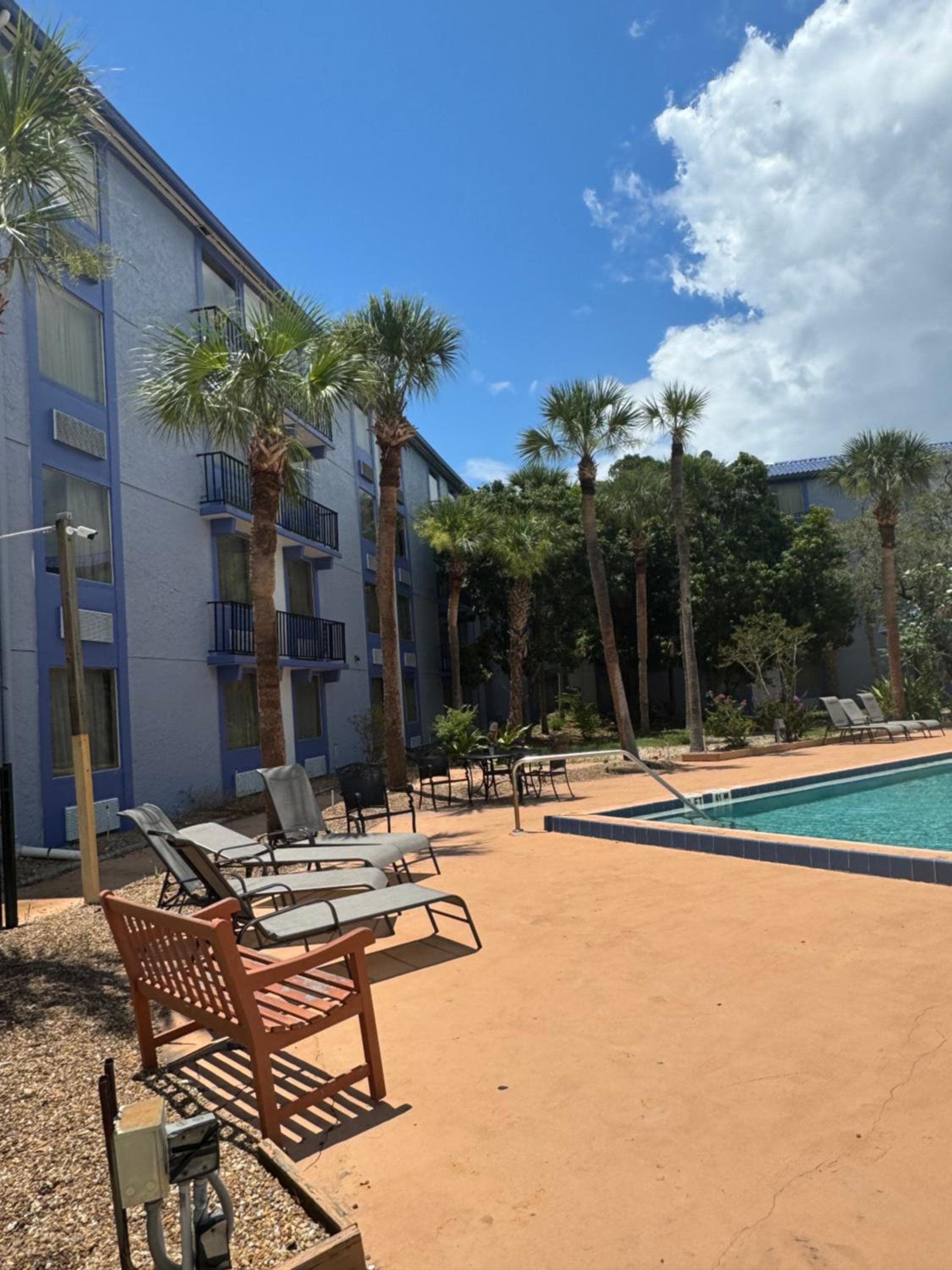 Monumental Movieland Hotel — 6