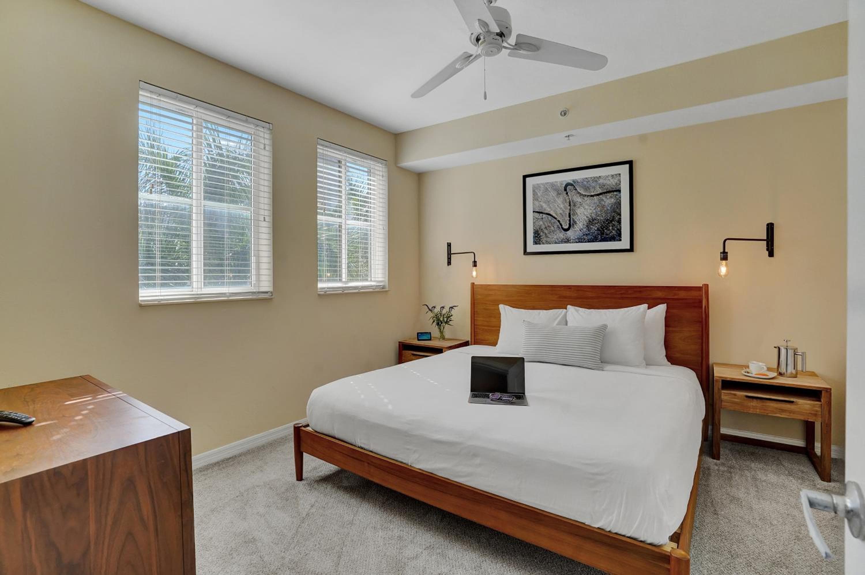 Dharma Home Suites South Miami en Red Road Commons — 4