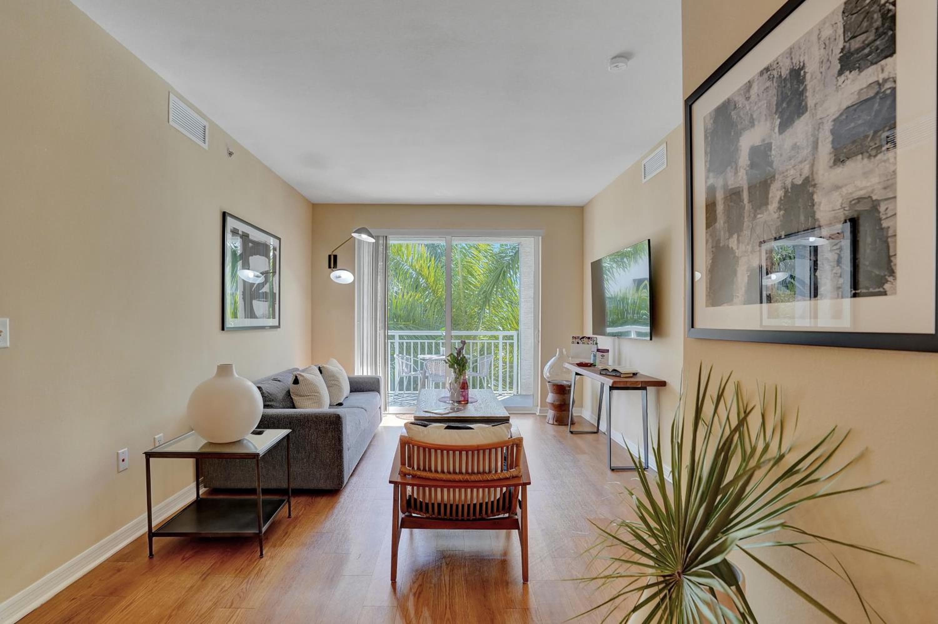 Dharma Home Suites South Miami en Red Road Commons — 17