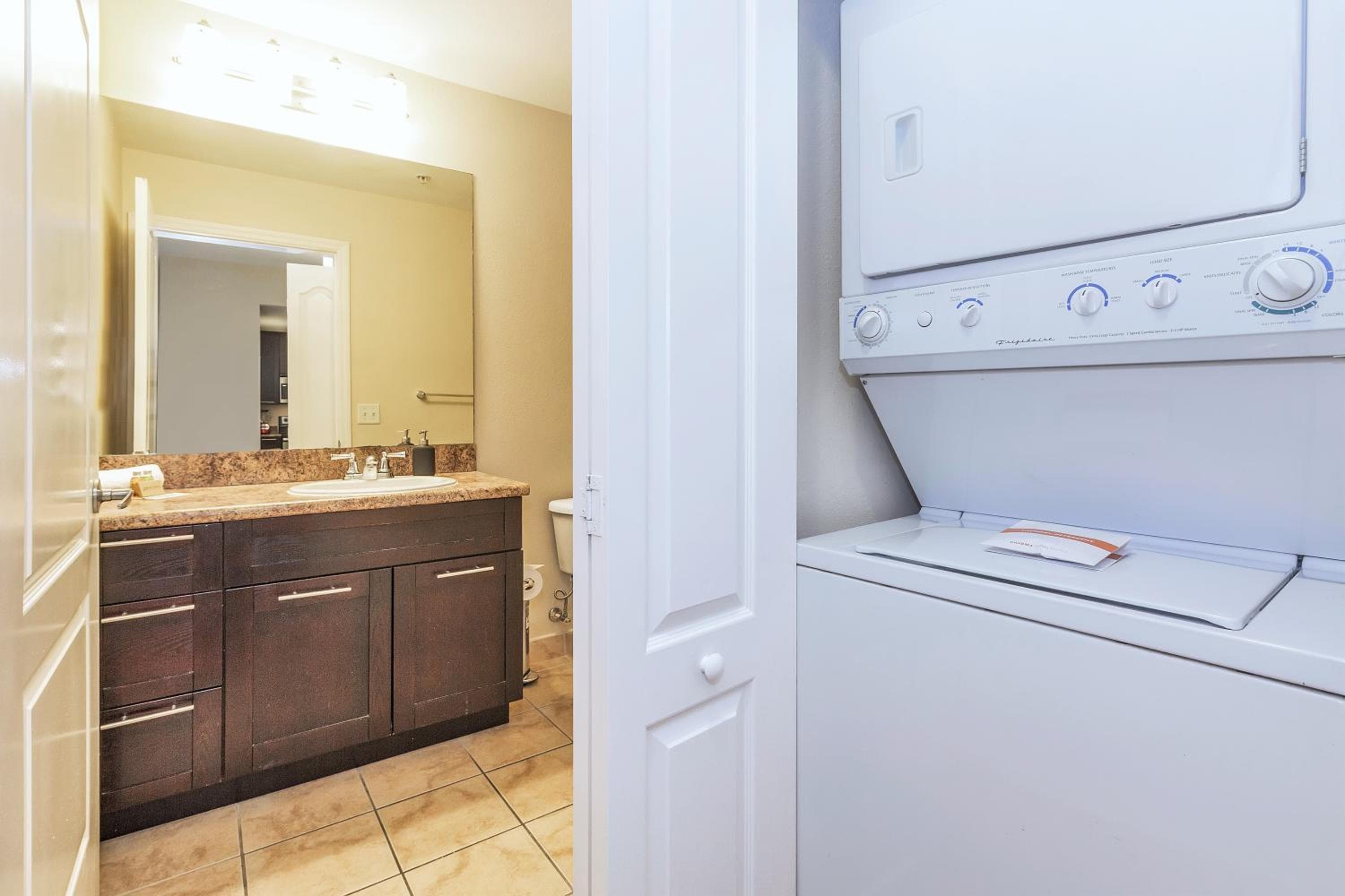 Dharma Home Suites South Miami en Red Road Commons — 9