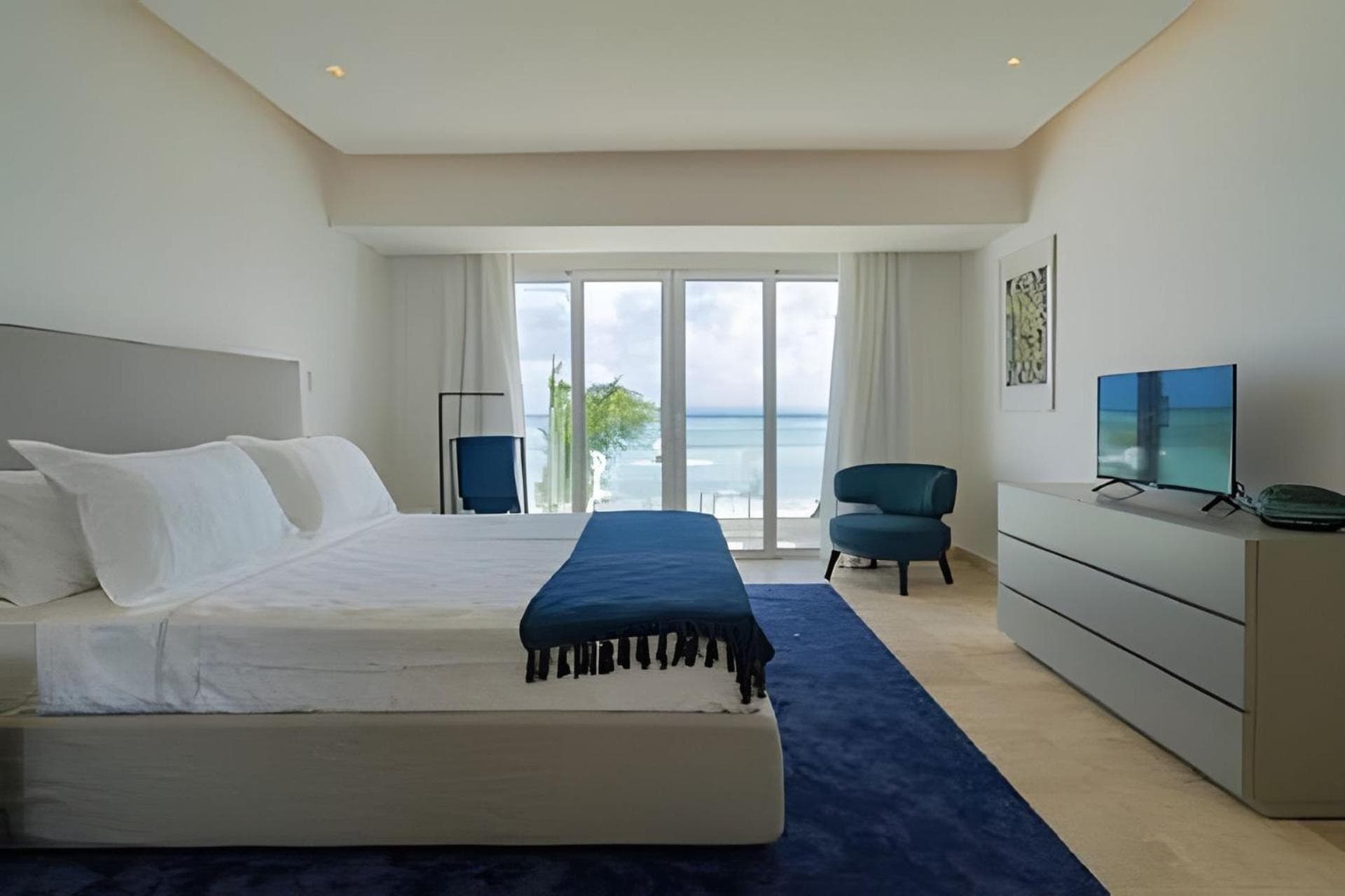 Punta Palmera Beach Front and pool views Cap Cana — 12
