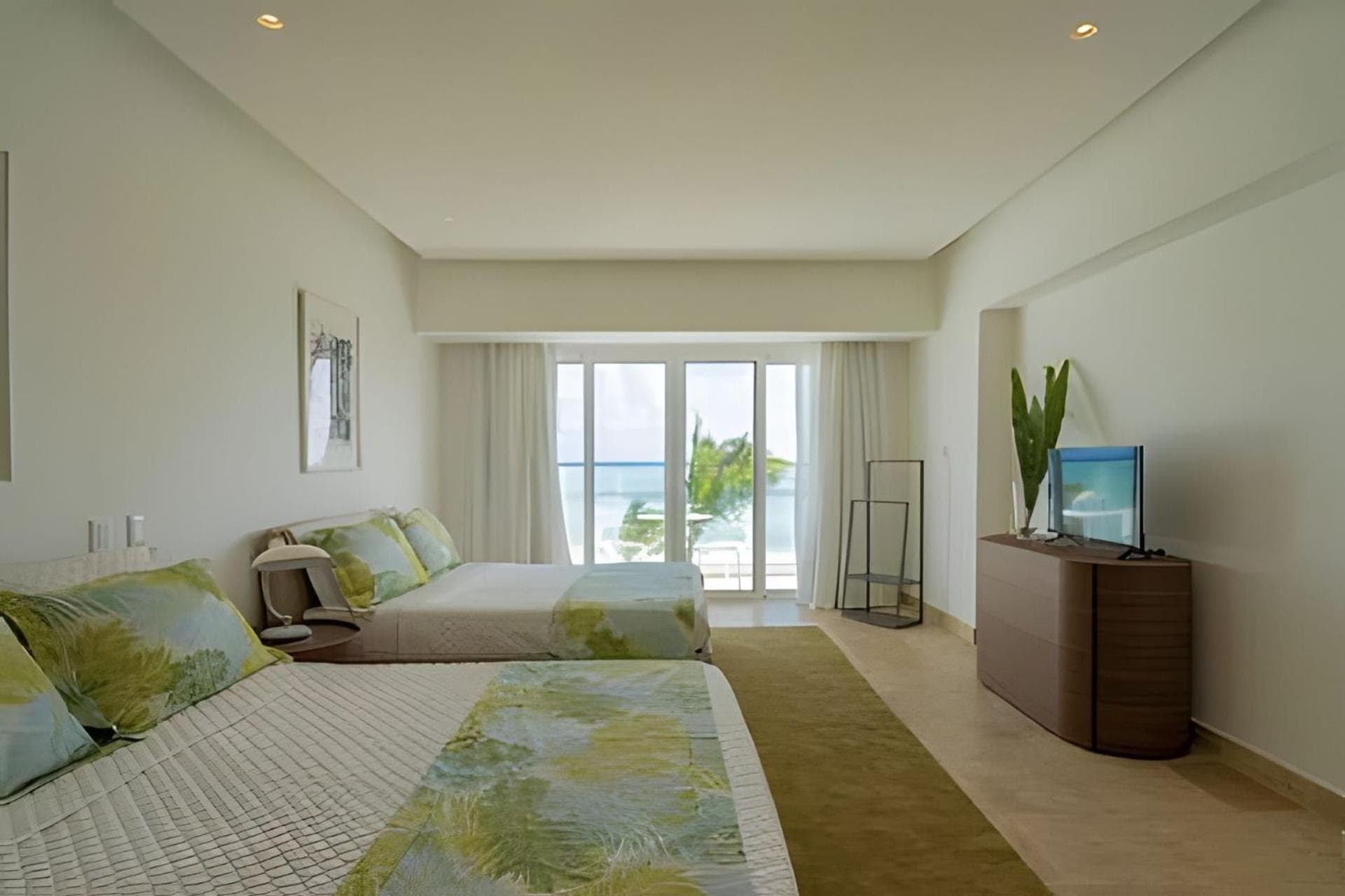 Punta Palmera Beach Front and pool views Cap Cana — 18