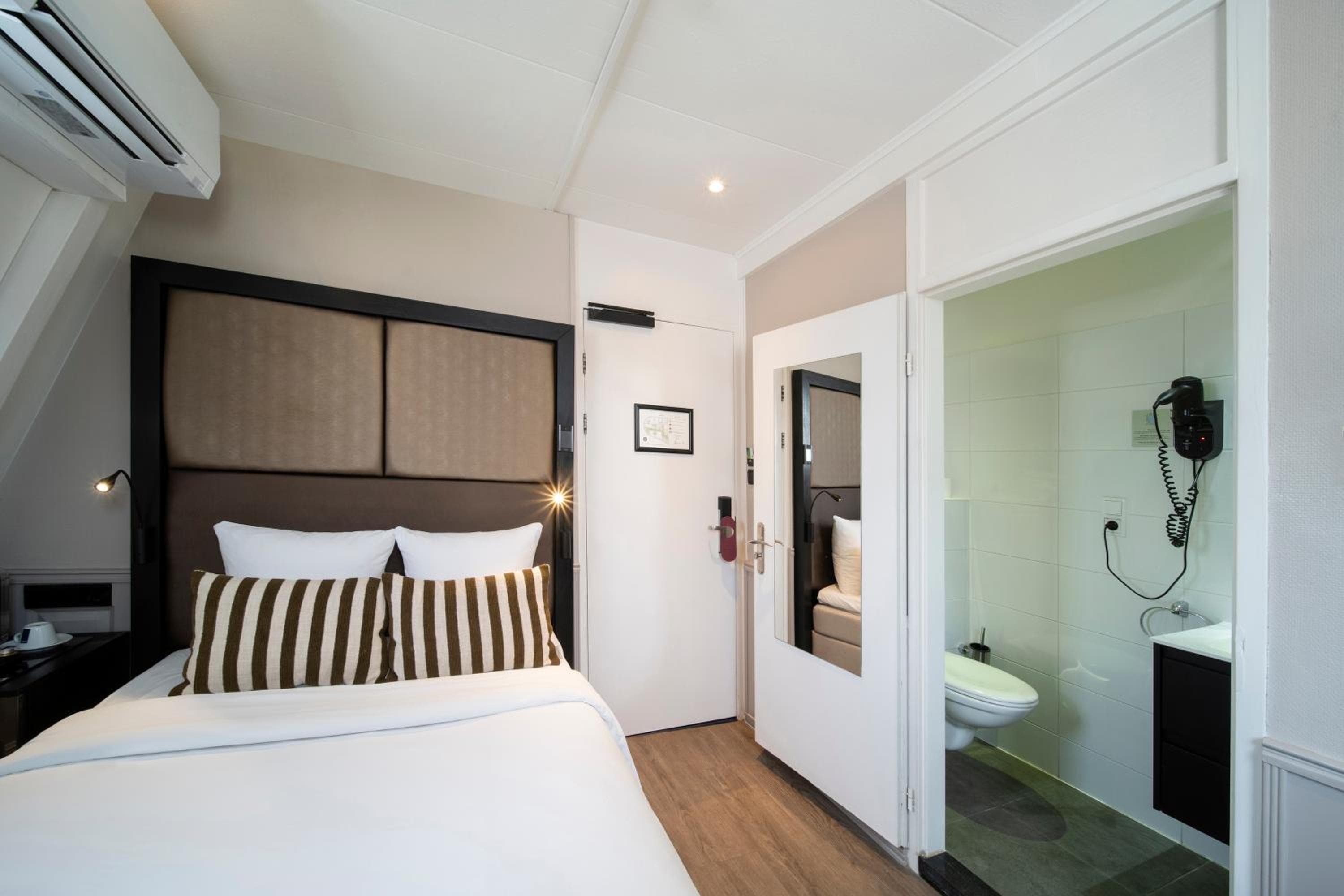 Hotel Sint Nicolaas — 27