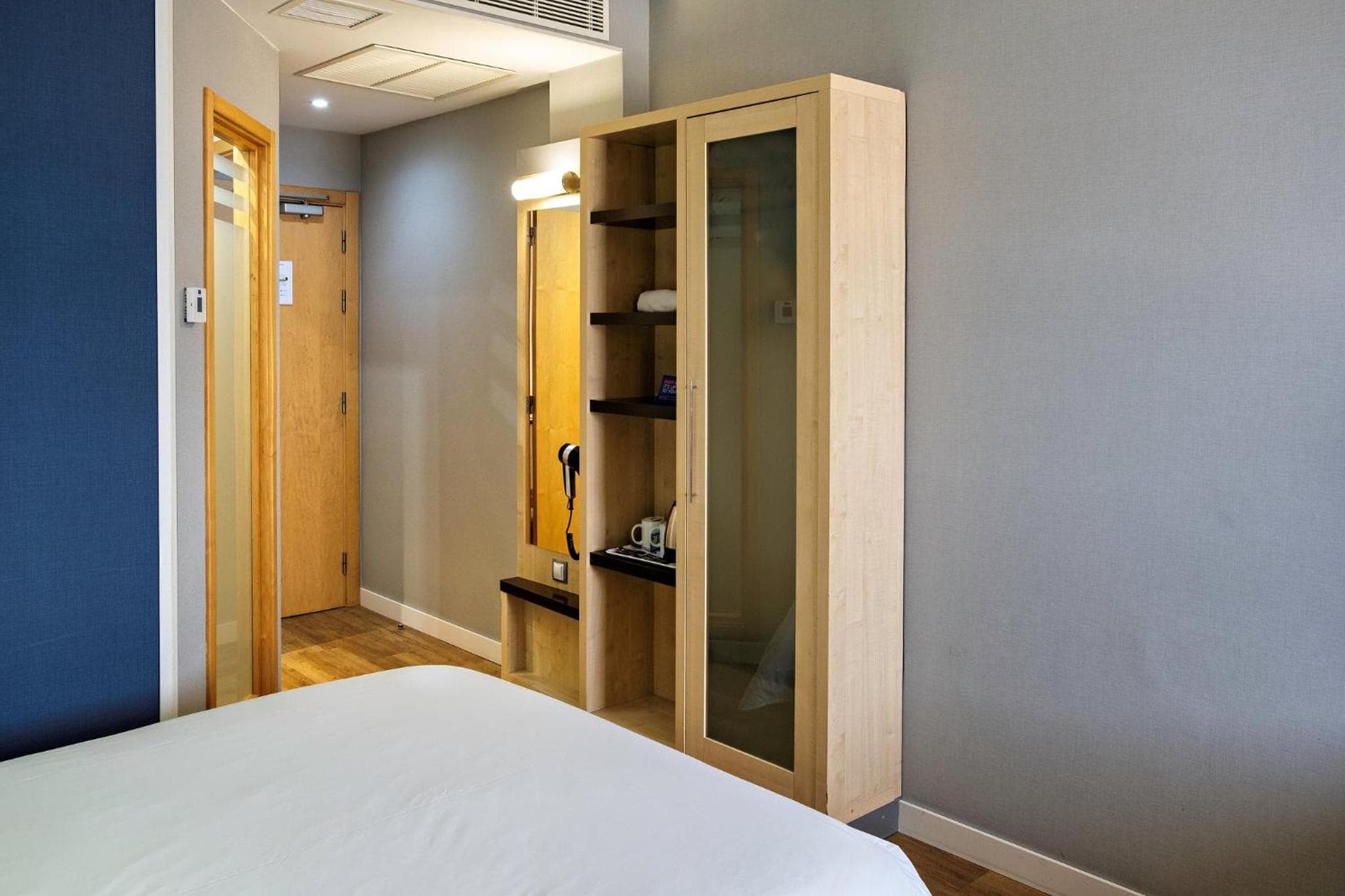 Holiday Inn Express Málaga Airport by IHG — 7