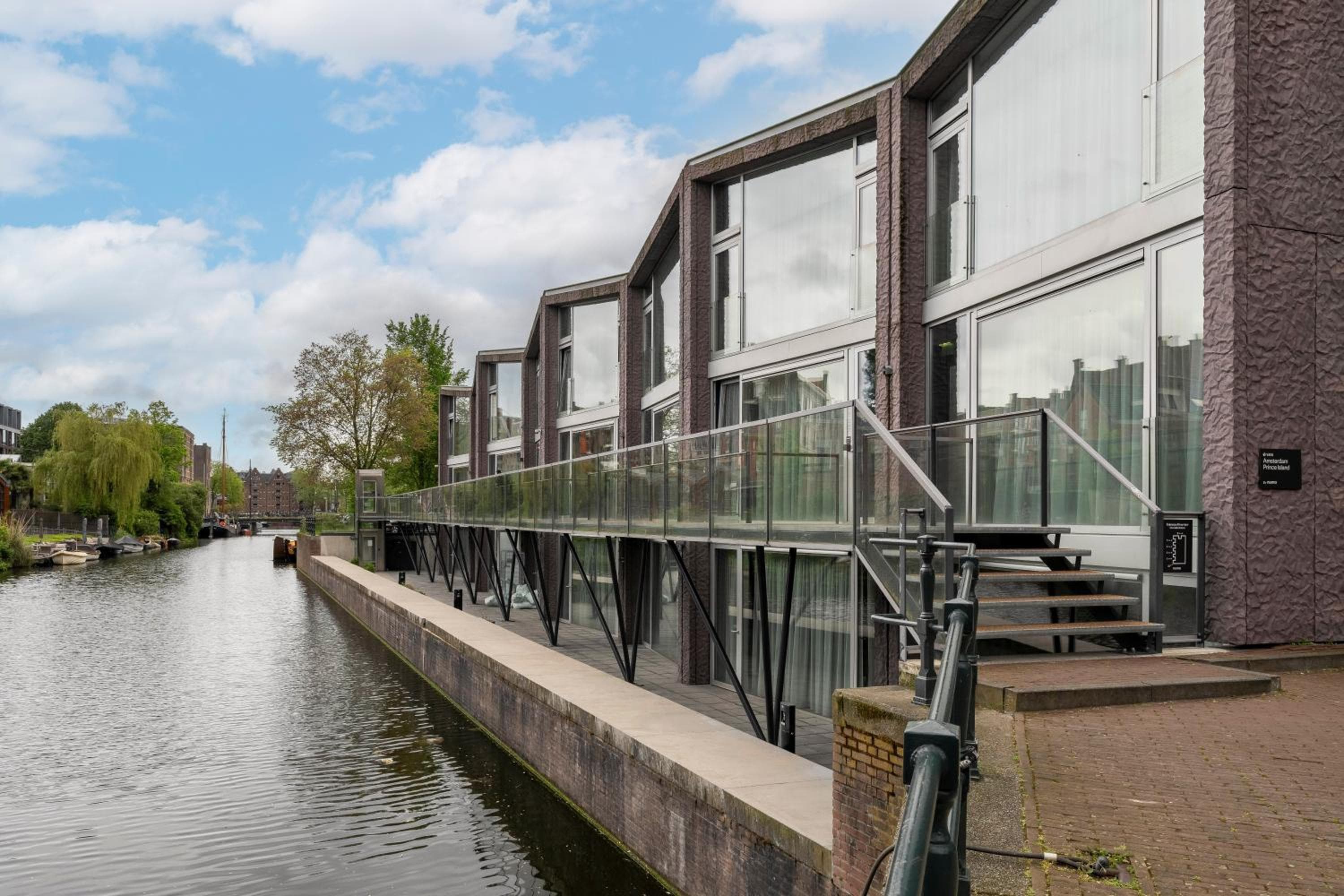 YAYS Amsterdam Prince Island by Numa — 1