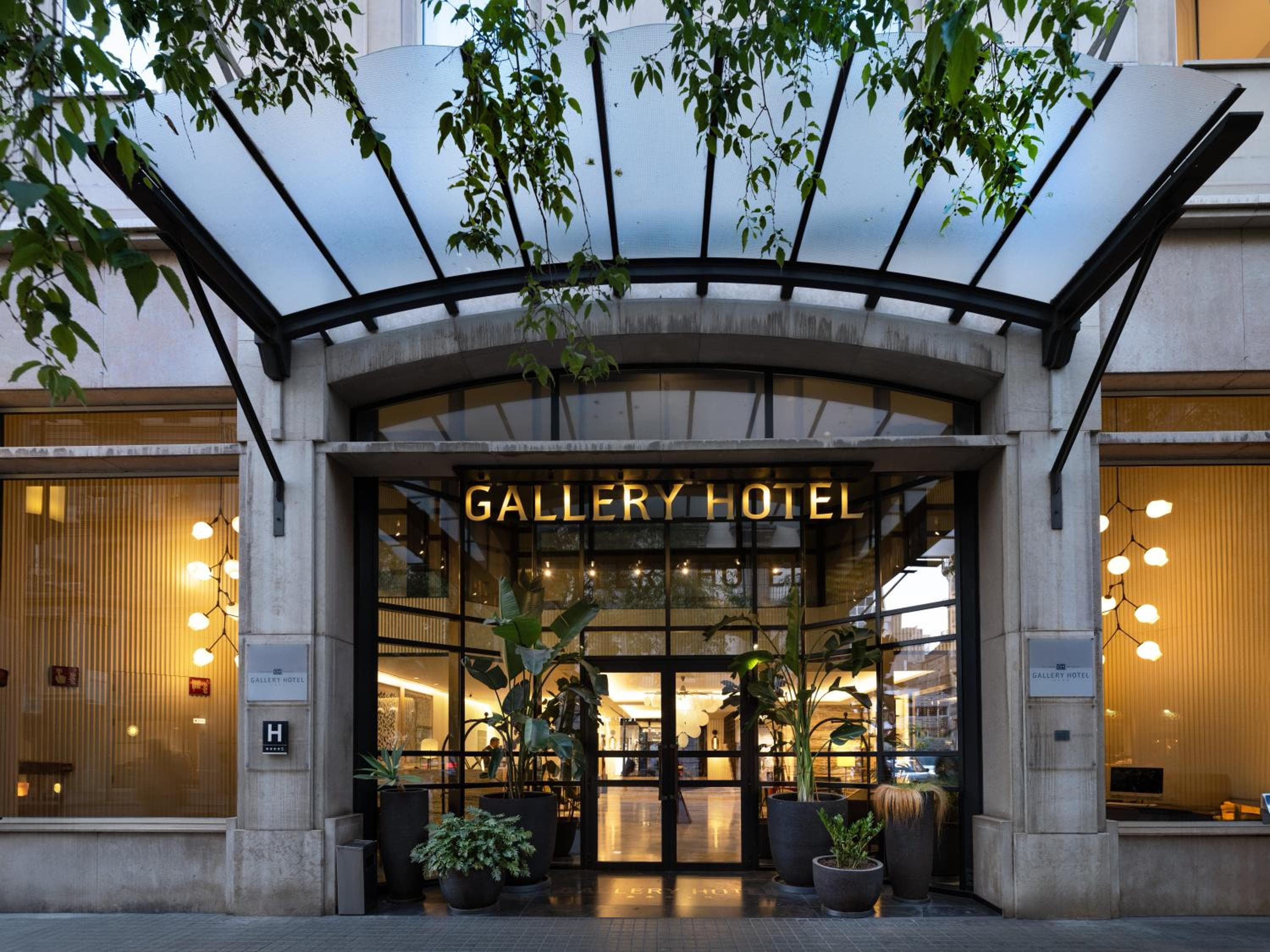 Galleria Hotel — 12