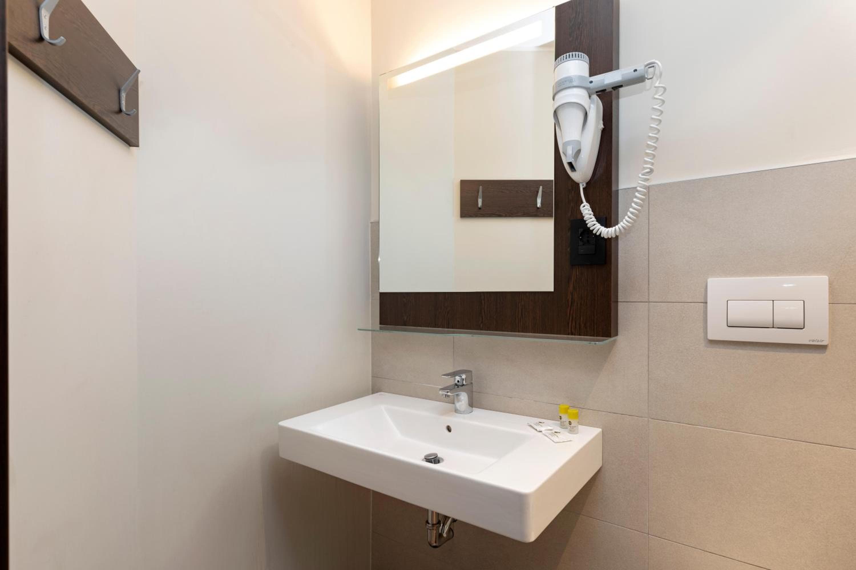 B&B Hotel Milano Sant'Ambrogio — 27
