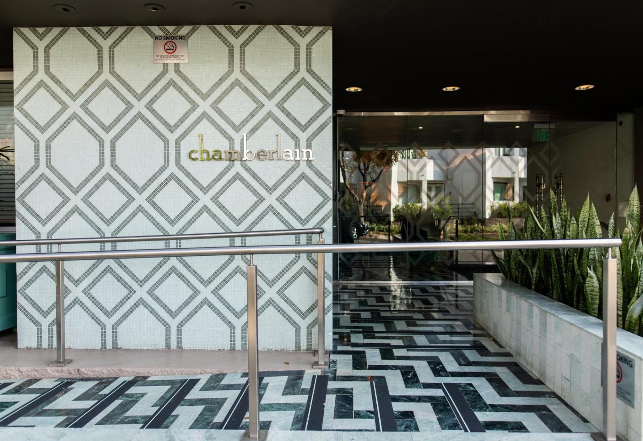 Chamberlain Oeste de Hollywood — 2