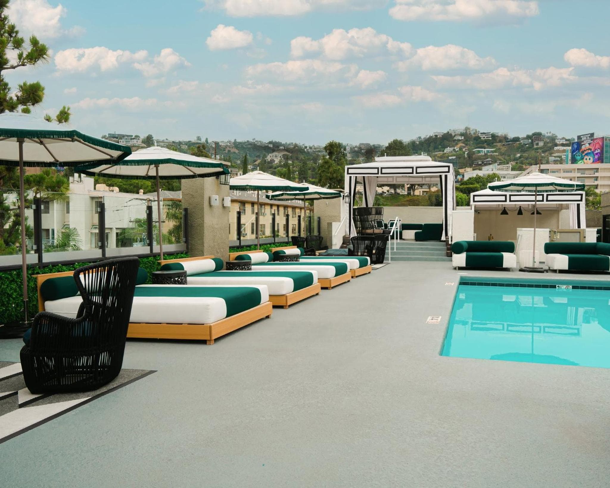 Chamberlain Oeste de Hollywood — 10