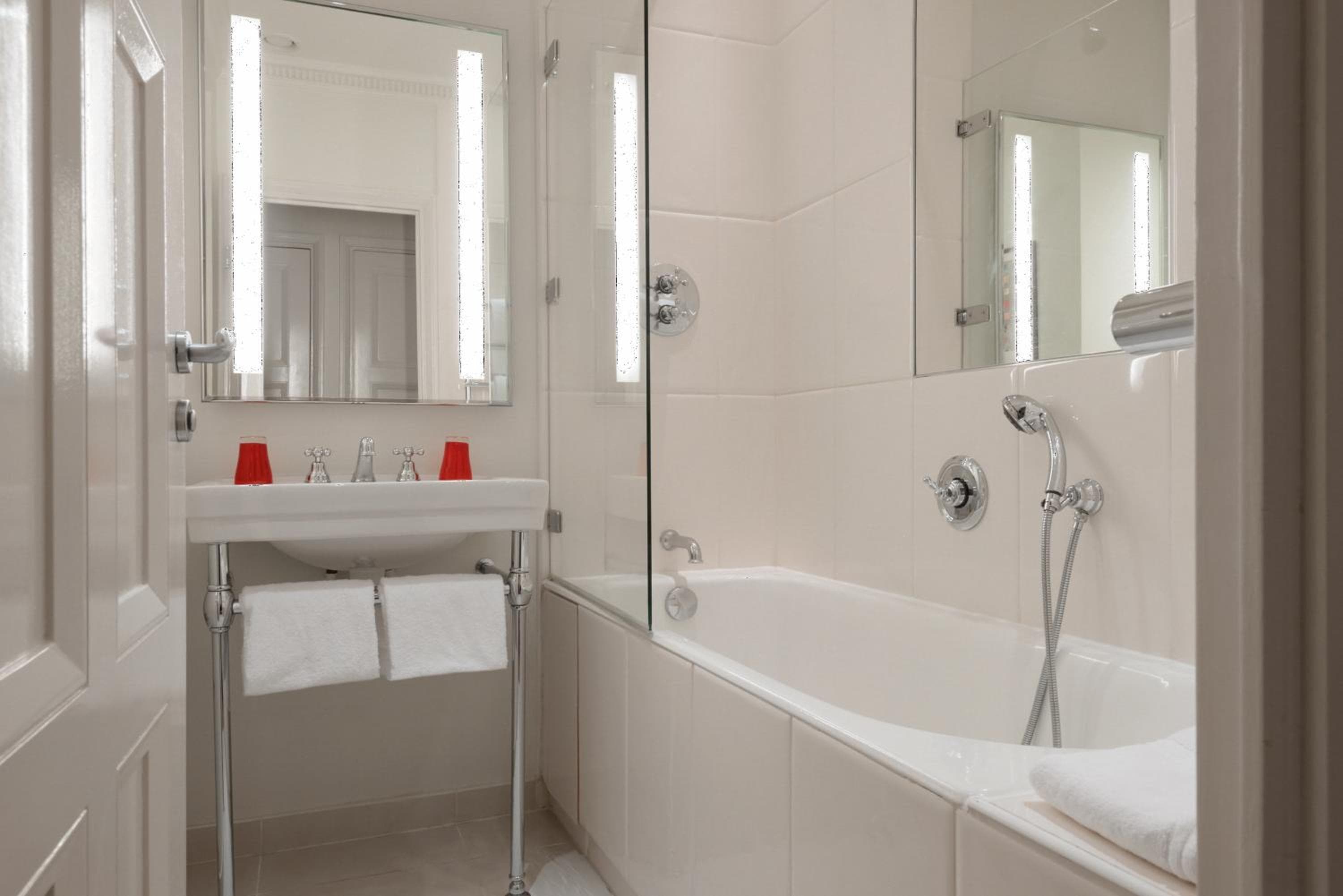 Hotel Le Mathurin — 16