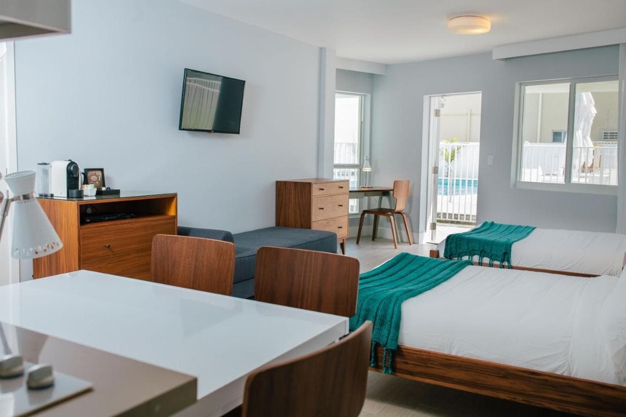 Tides Inn Hotel — 8