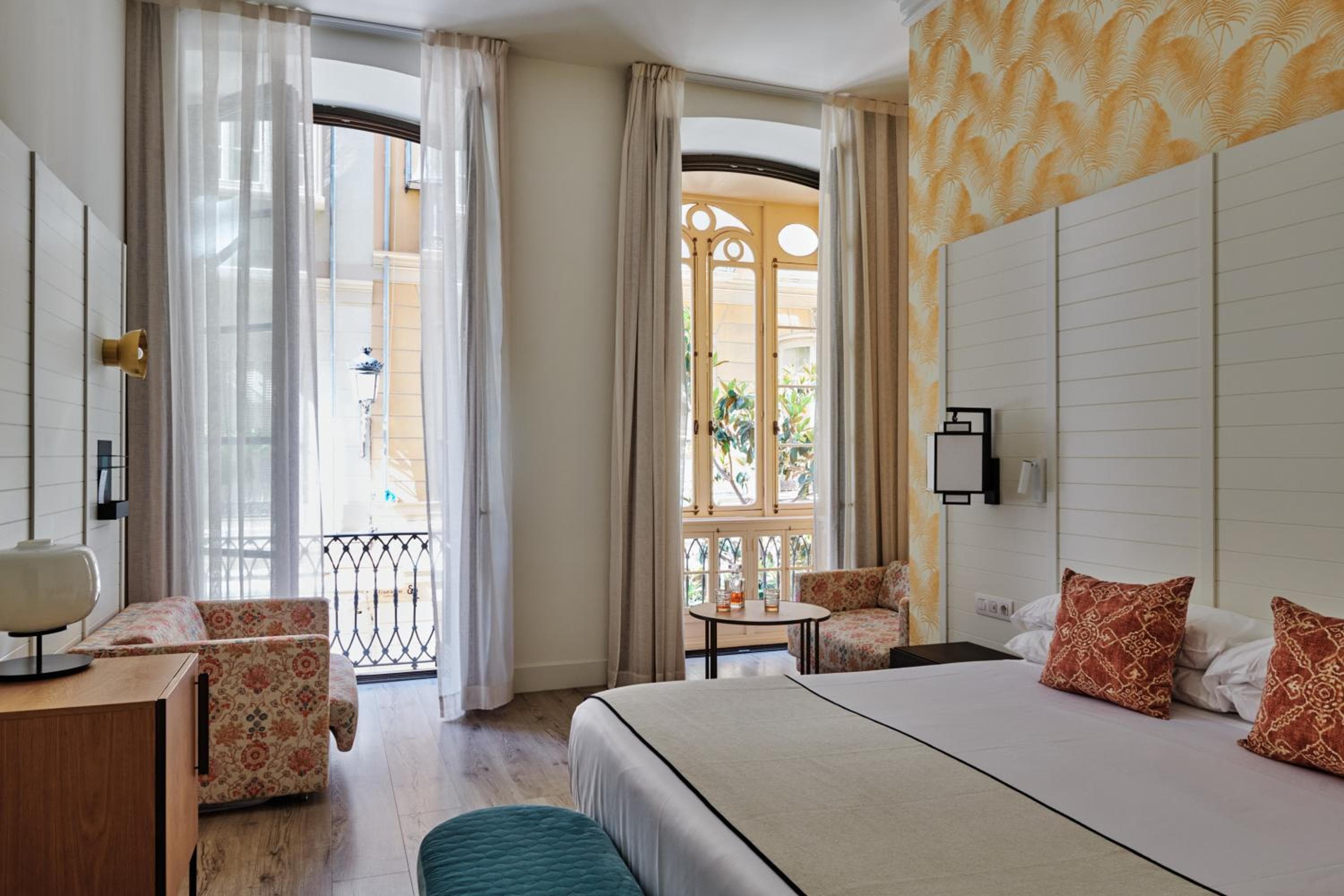 Catalonia Molina Lario — 27