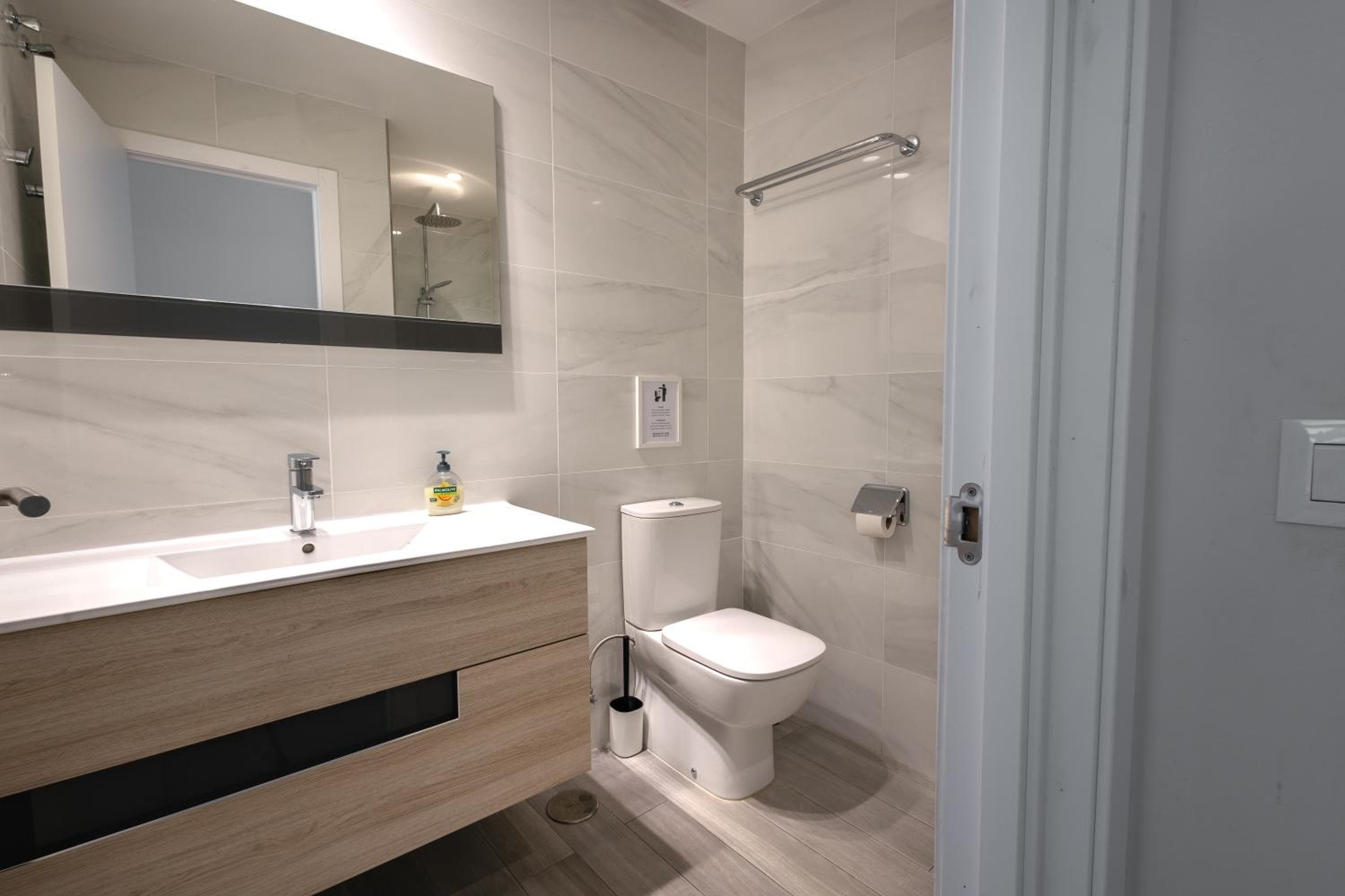 SUITE MALAGUETA PREMIUM — 24
