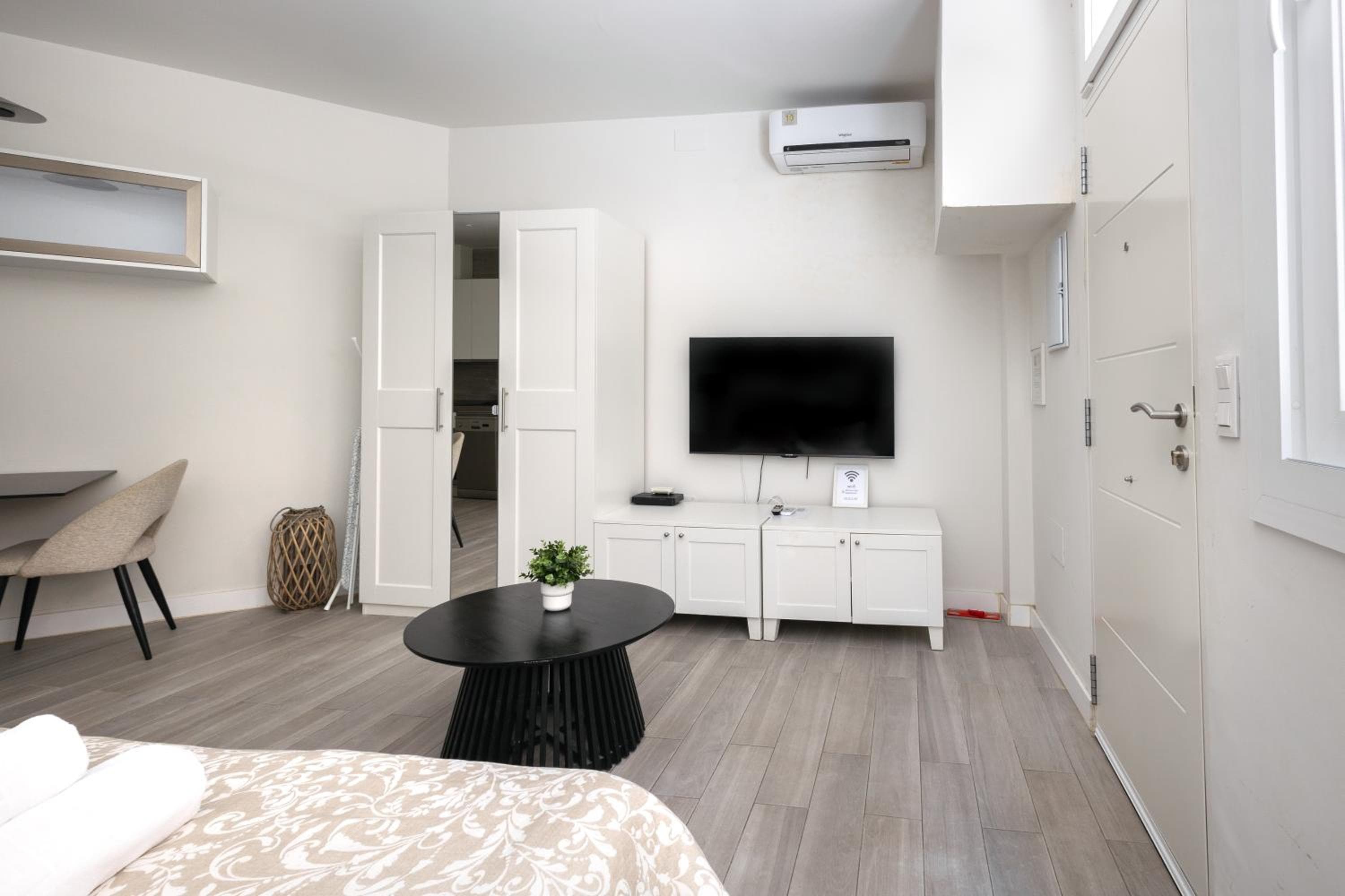 SUITE MALAGUETA PREMIUM — 28
