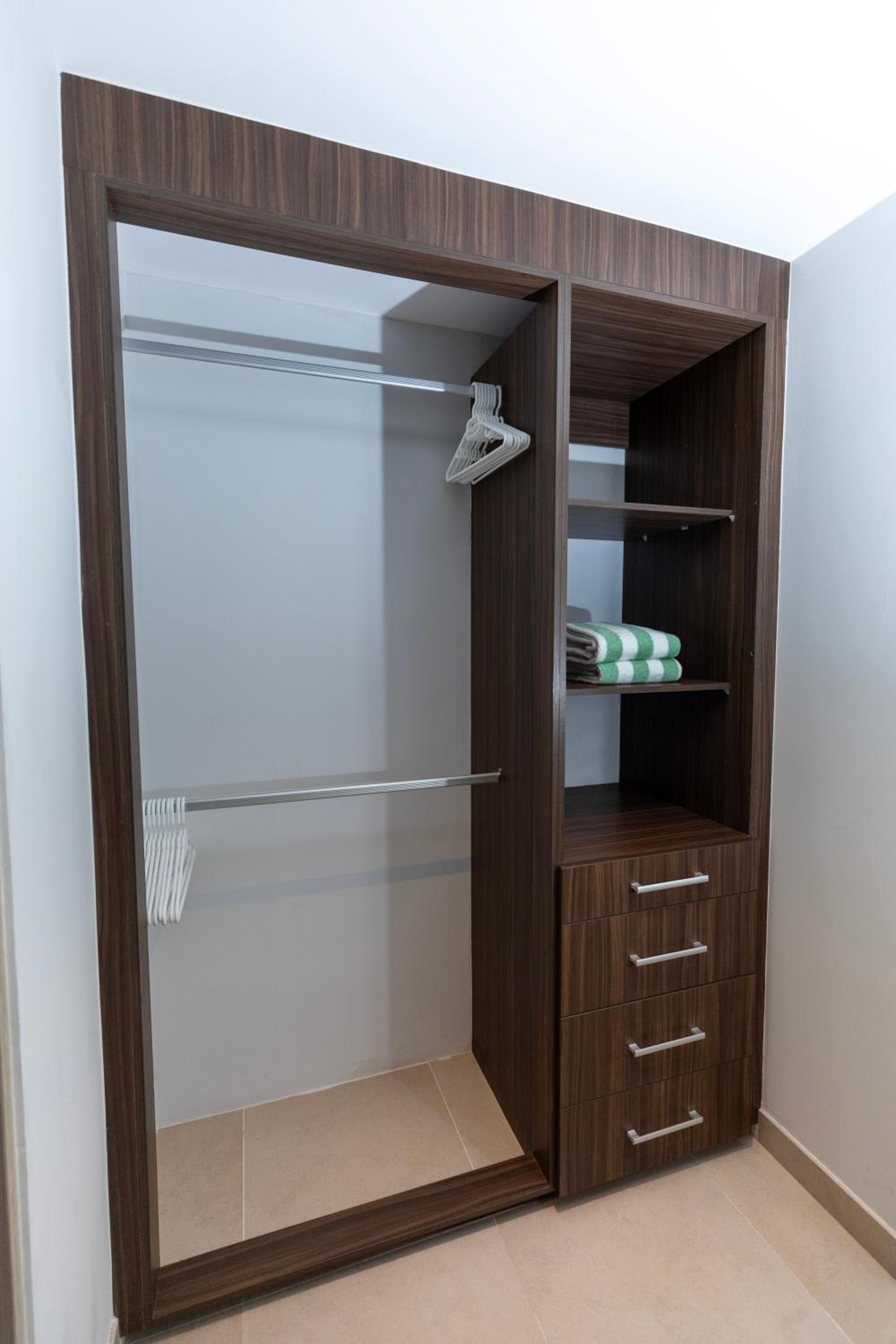 Ocean Breeze, Cancun Sanctuary - HiveNB — 2