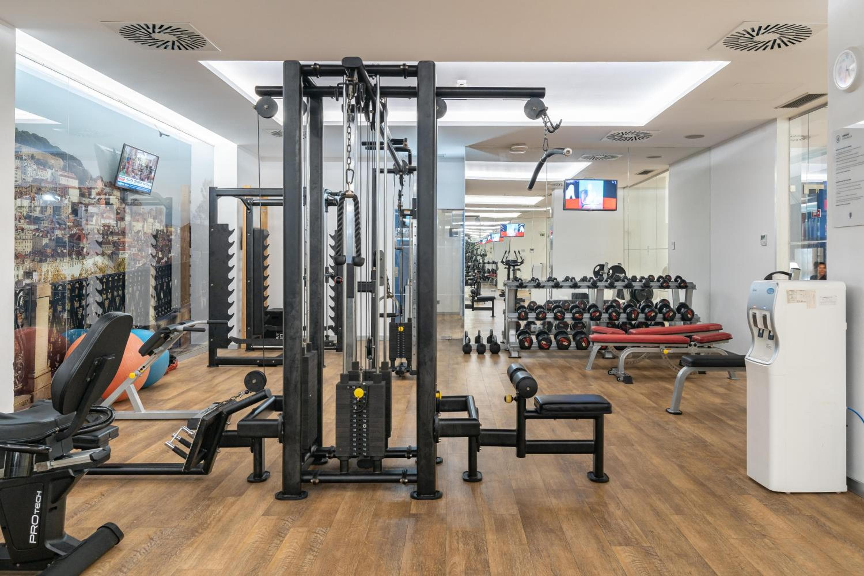 Jupiter Lisboa Hotel - Rooftop & Spa hotel, Avenida da Republica, 46, Lisbon, Portugal — photo 37