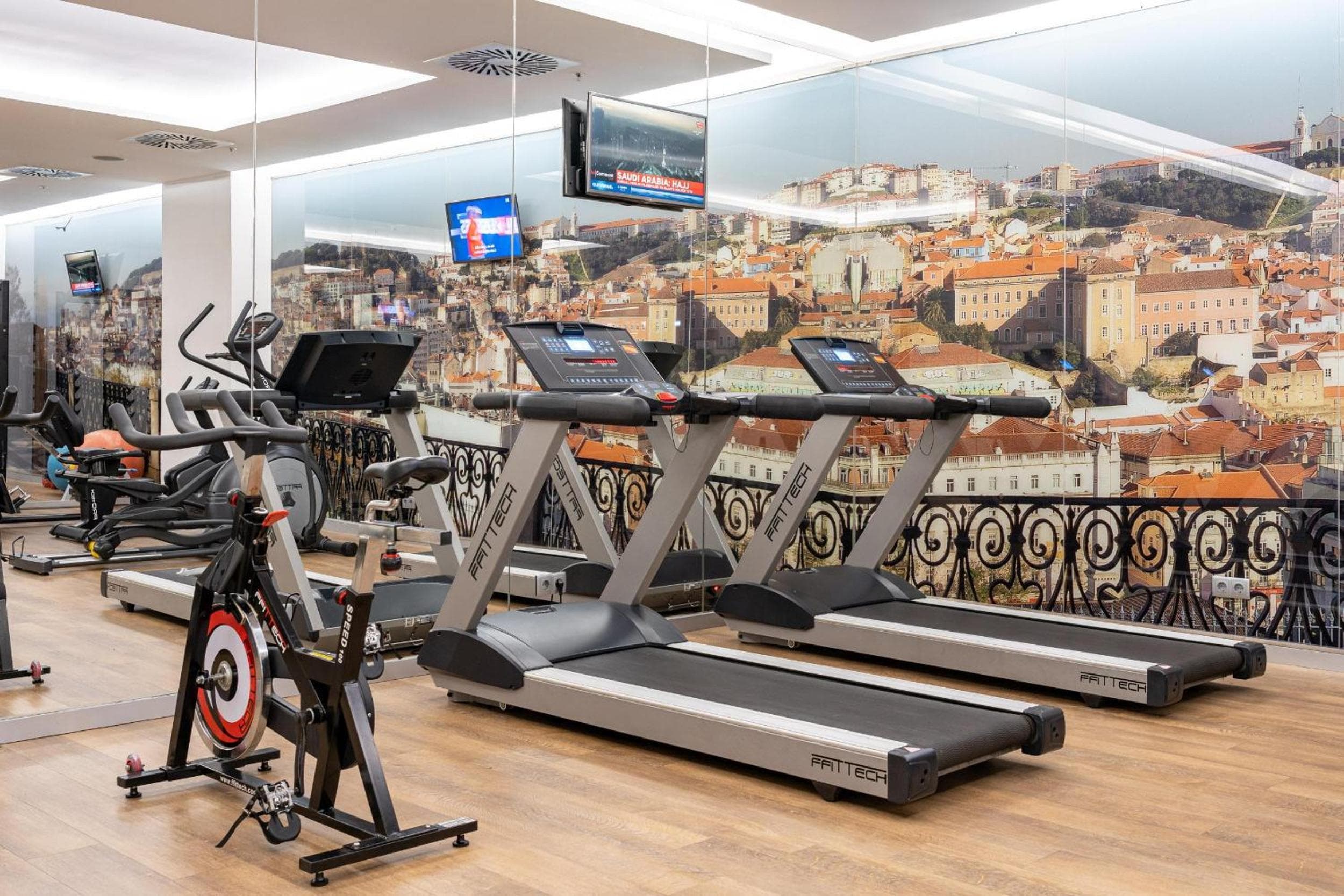 Jupiter Lisboa Hotel - Rooftop & Spa hotel, Avenida da Republica, 46, Lisbon, Portugal — photo 39