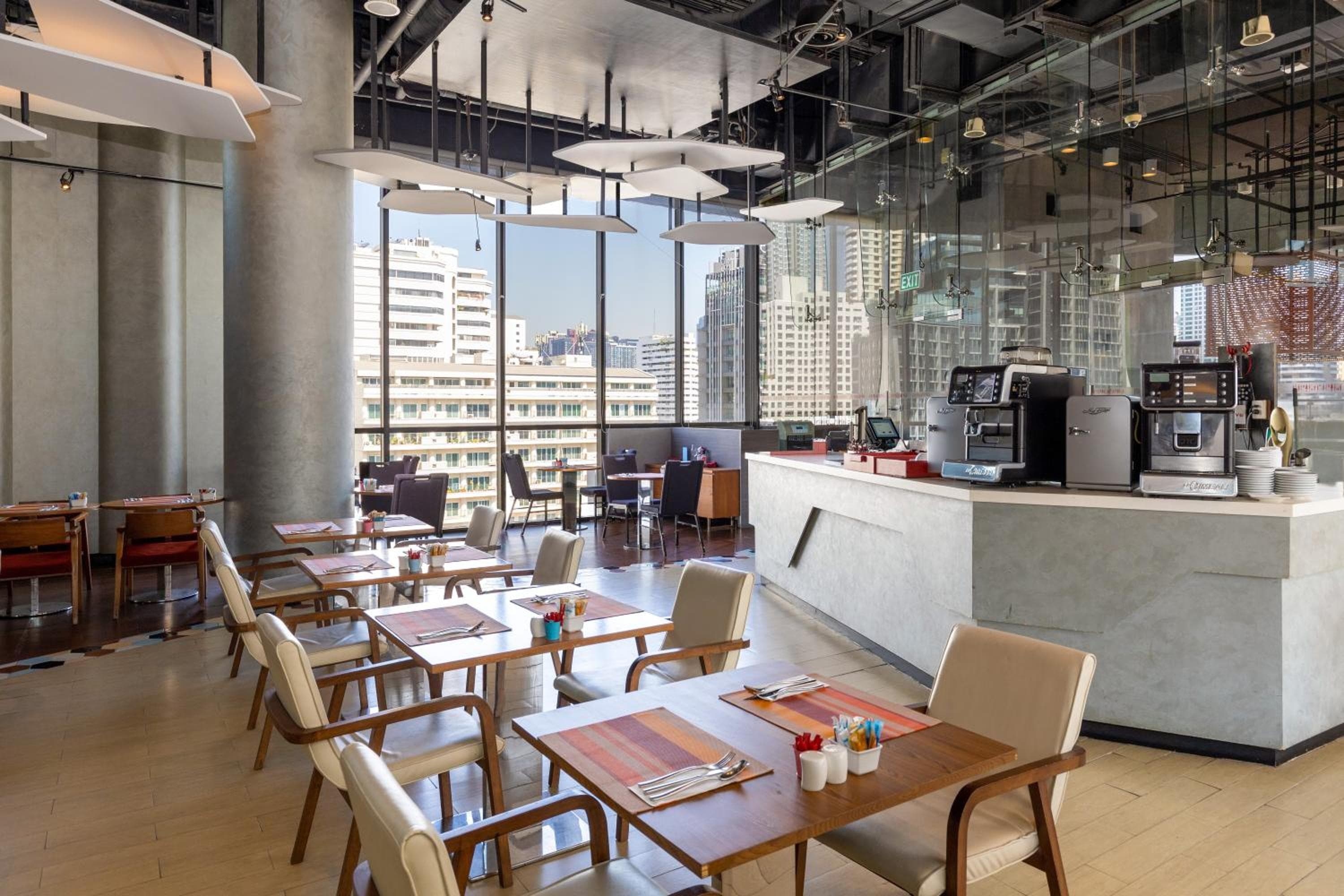 Aloft by Marriott Bangkok Sukhumvit 11 — 12