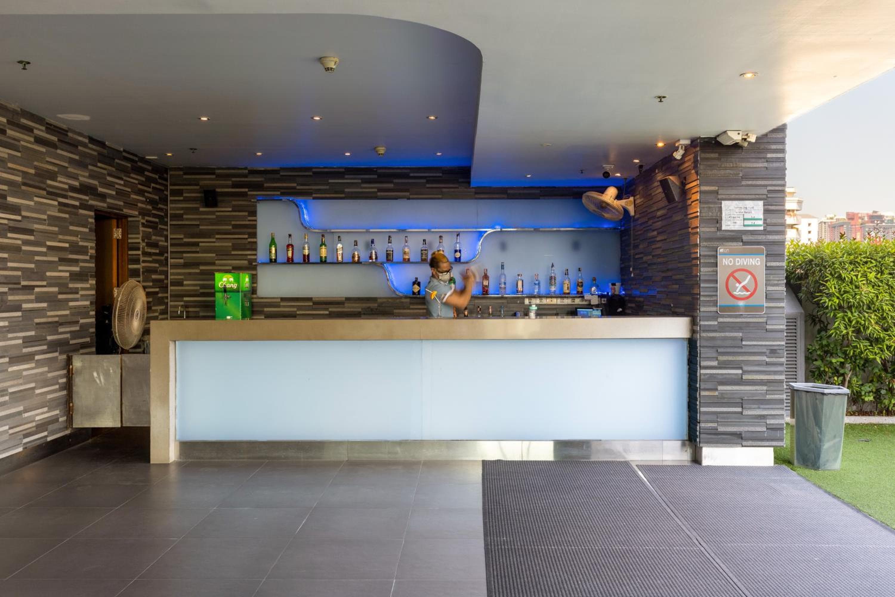 Aloft by Marriott Bangkok Sukhumvit 11 — 15