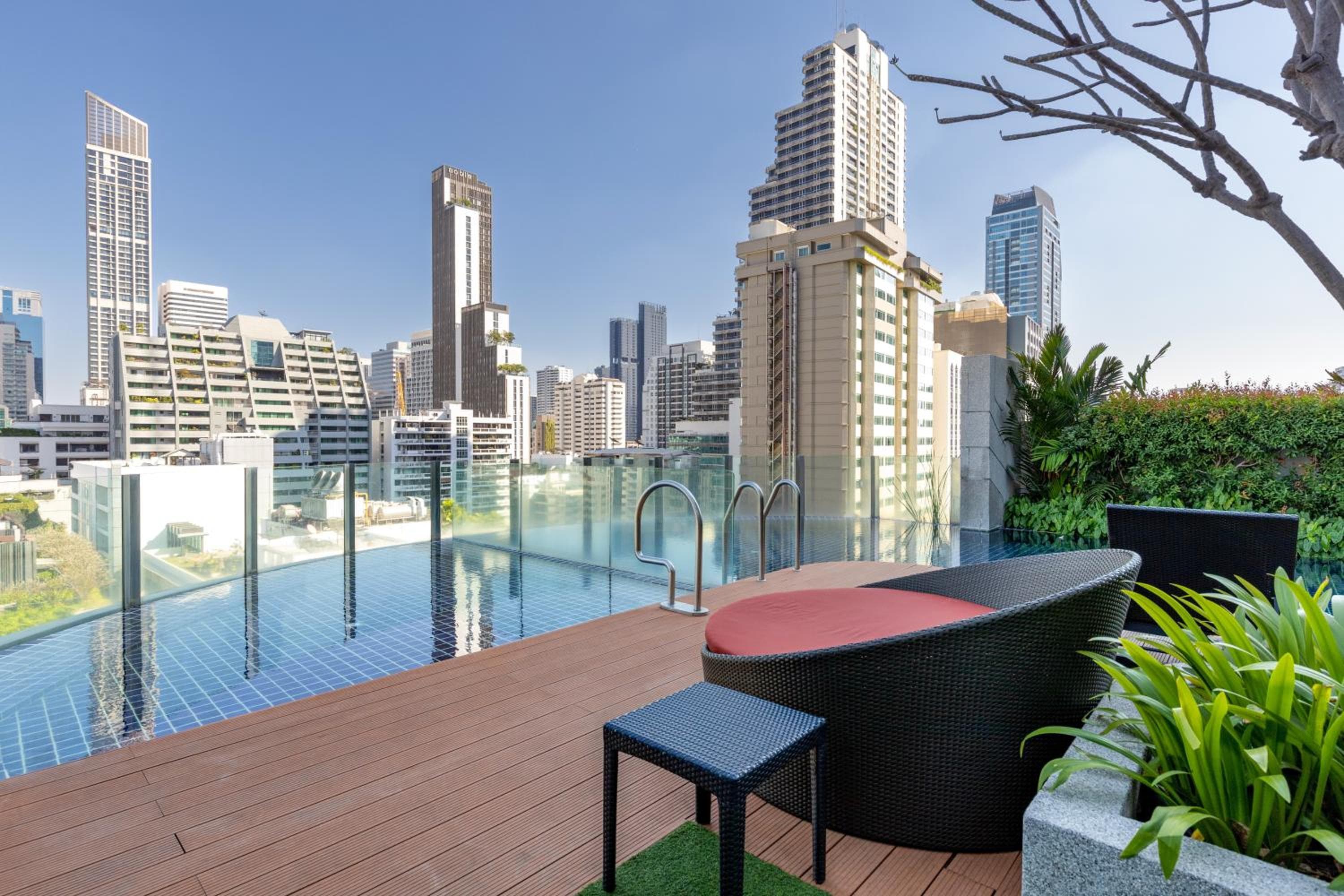 Aloft by Marriott Bangkok Sukhumvit 11 — 16