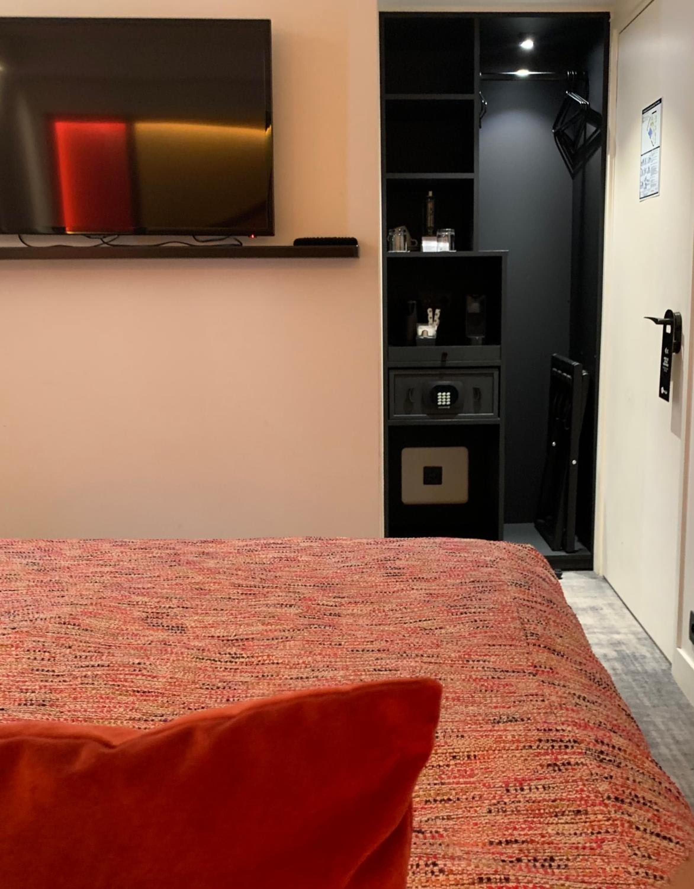 Le 12 Hôtel — 30