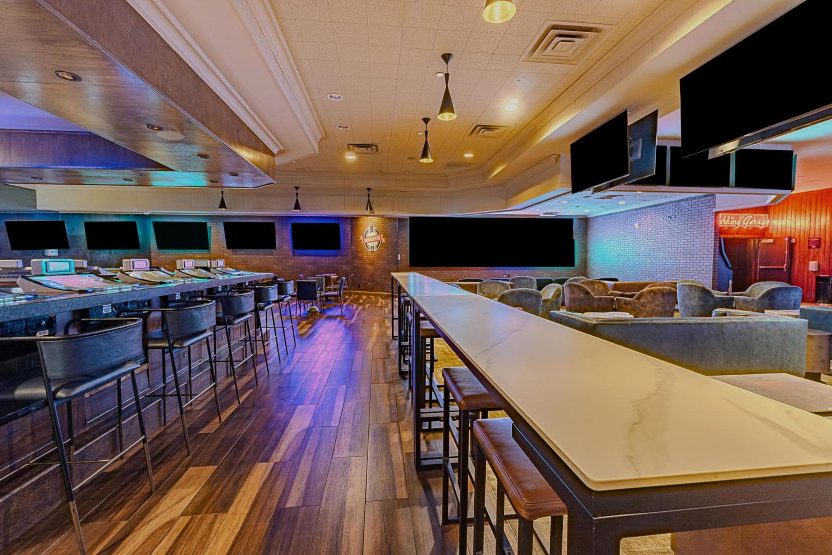 OYO Hotel and Casino Las Vegas — 10