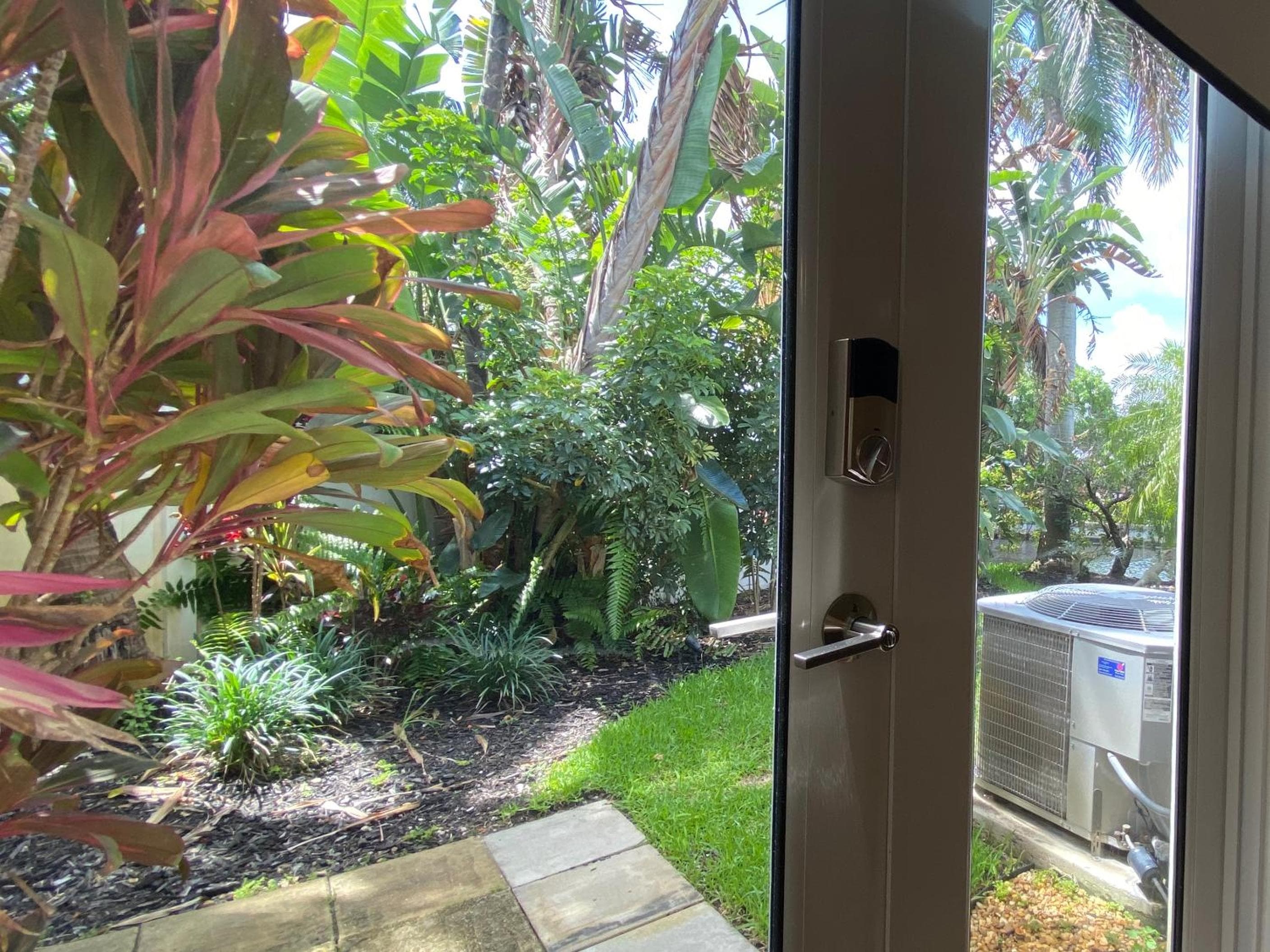 Riverbank Guesthouse Wilton Manors — 15