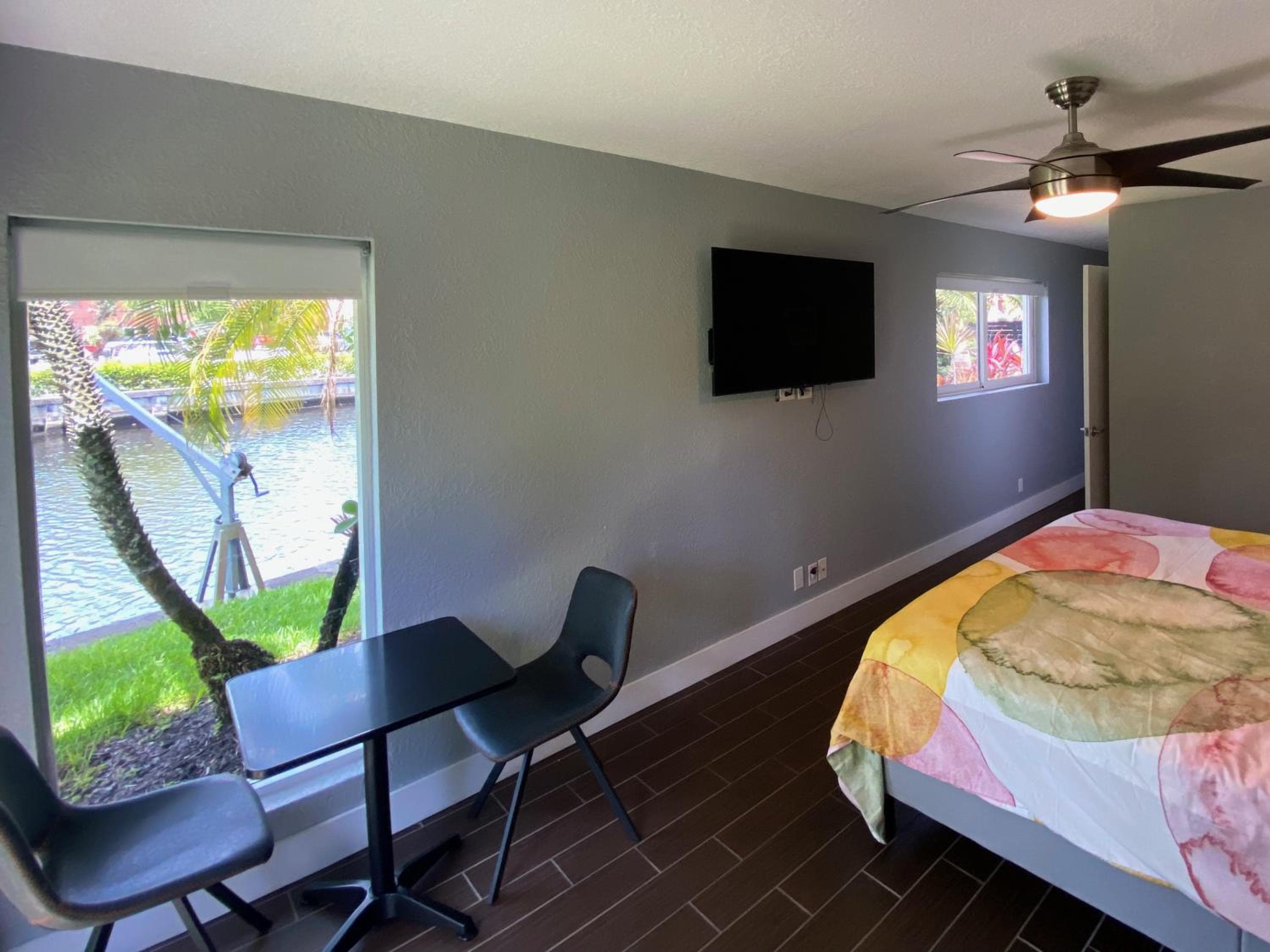 Riverbank Guesthouse Wilton Manors — 29
