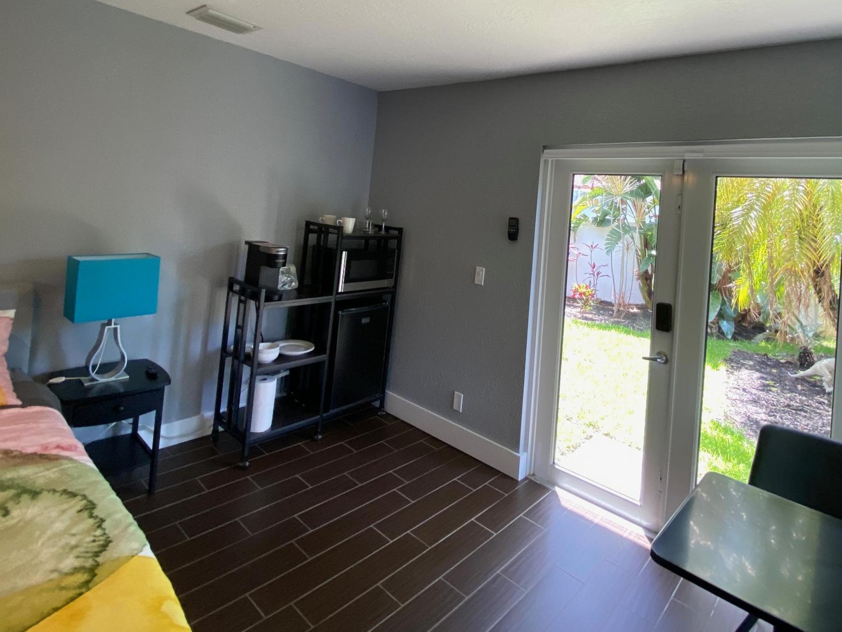 Riverbank Guesthouse Wilton Manors — 8