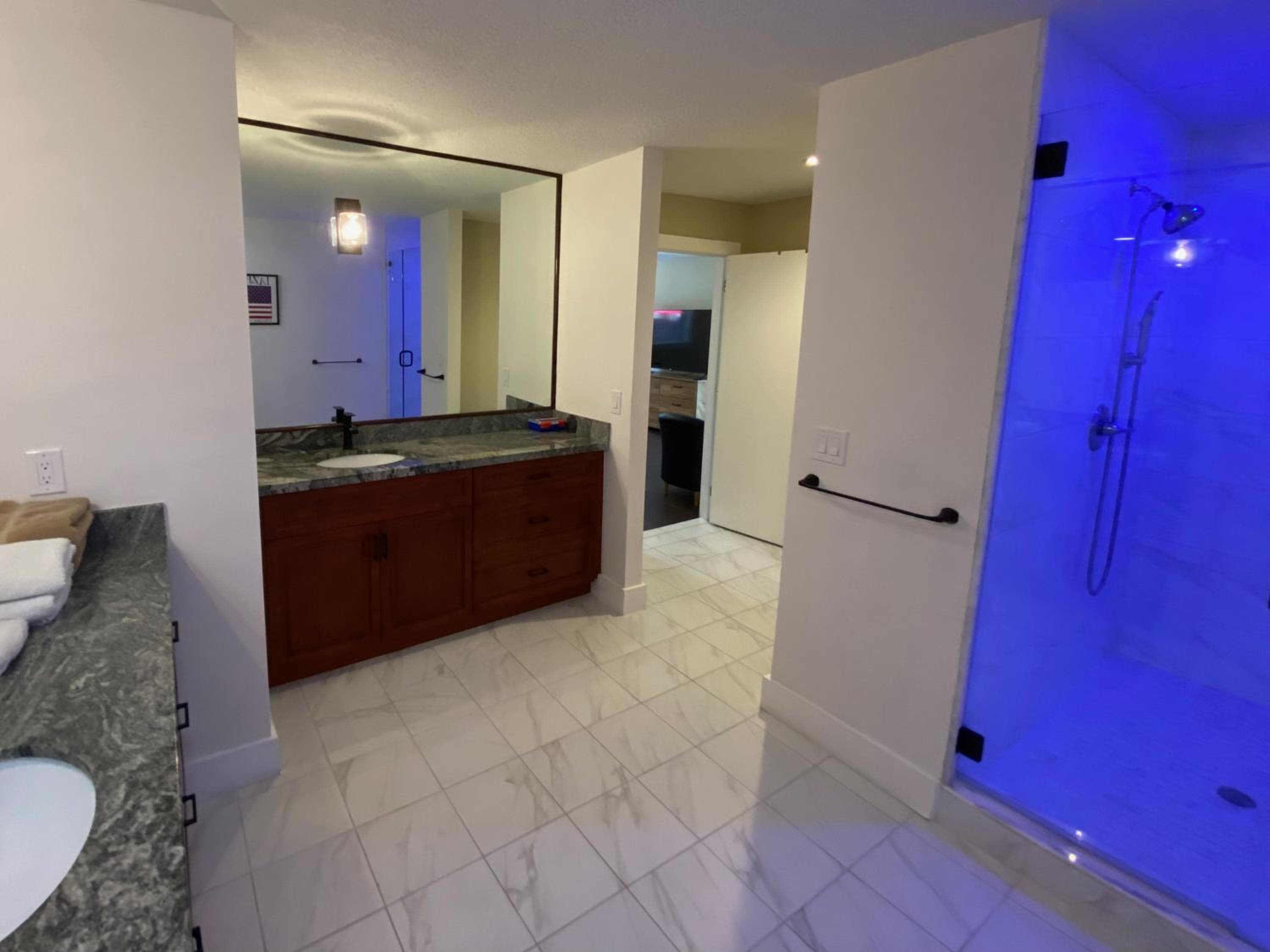 Riverbank Guesthouse Wilton Manors — 22