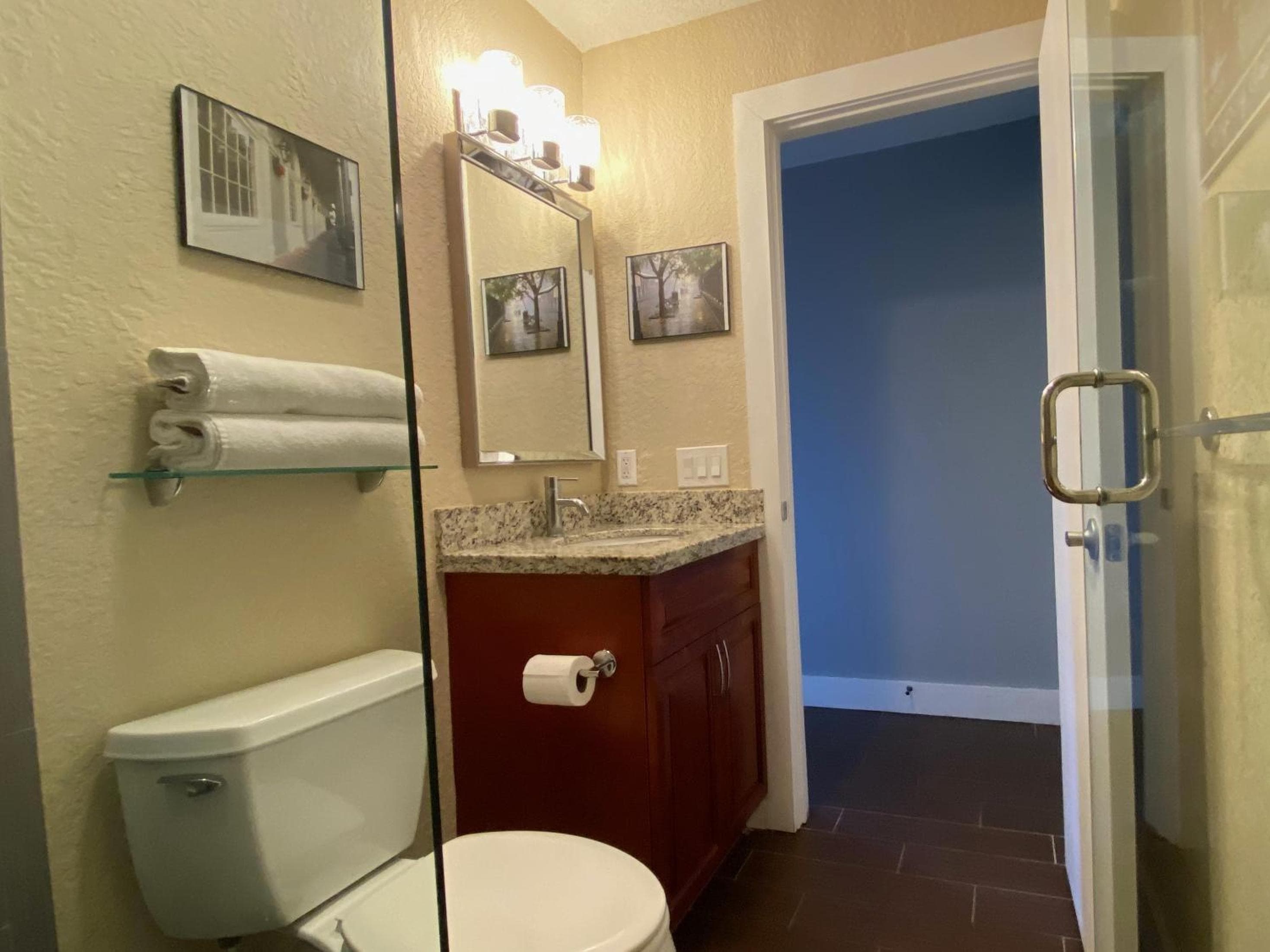 Riverbank Guesthouse Wilton Manors — 26