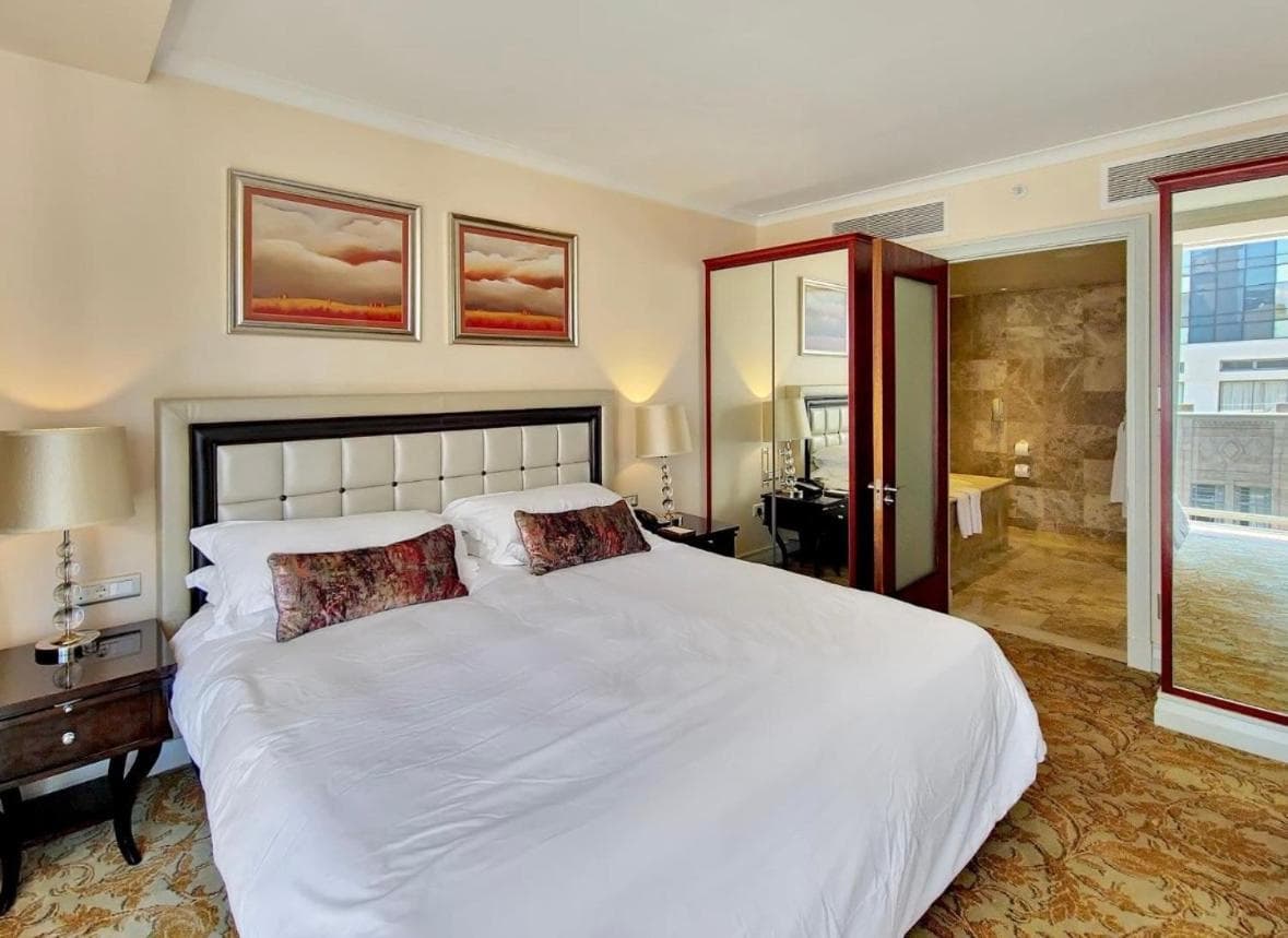 Taj Hotel Cape Town - Taj Residence suites hotel, 1 Wale Street The Taj Cape Town, South Africa — photo 6