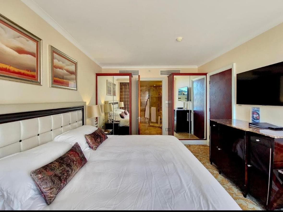 Taj Hotel Cape Town - Taj Residence suites hotel, 1 Wale Street The Taj Cape Town, South Africa — photo 7