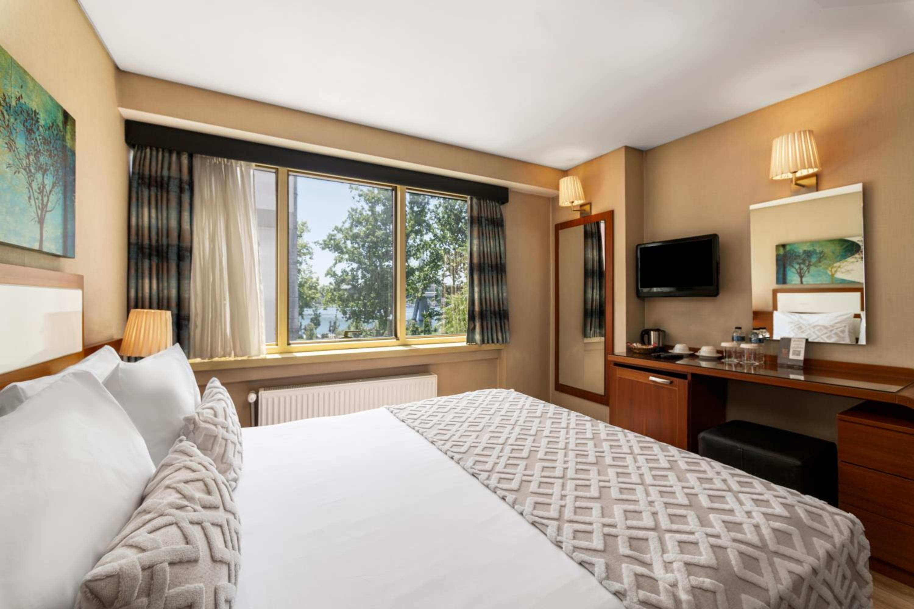 Hotel Golden City en Estambul — 12