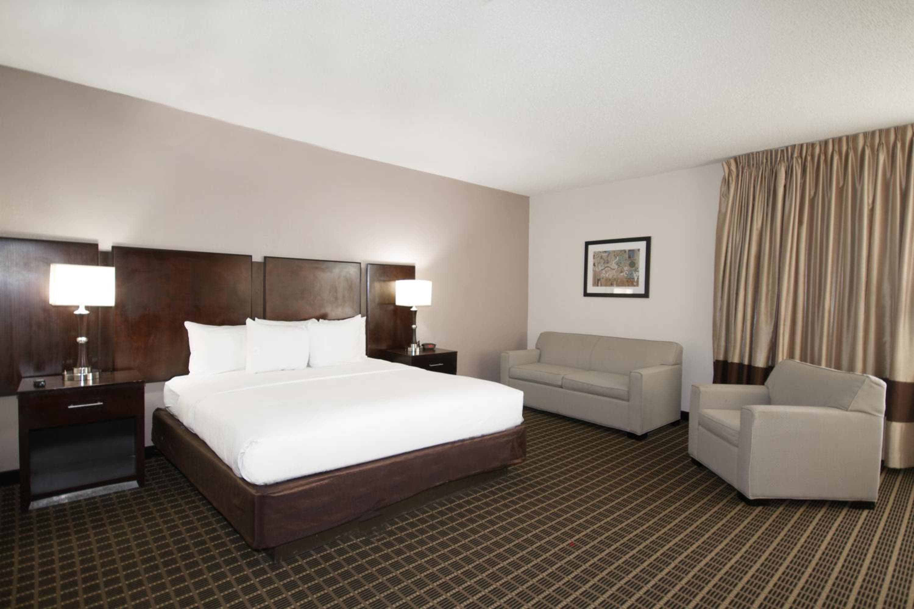 Clarion Inn & Suites Miami International Airport — 11